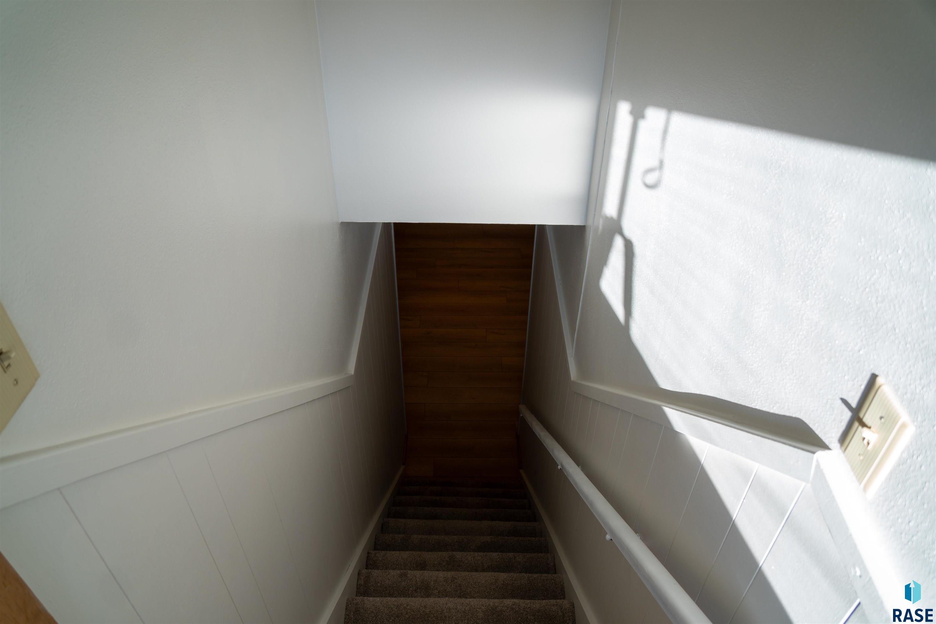 Sioux Falls, South Dakota 57105, United States, 5 Bedrooms Bedrooms, ,2 BathroomsBathrooms,Residential,Active,155550