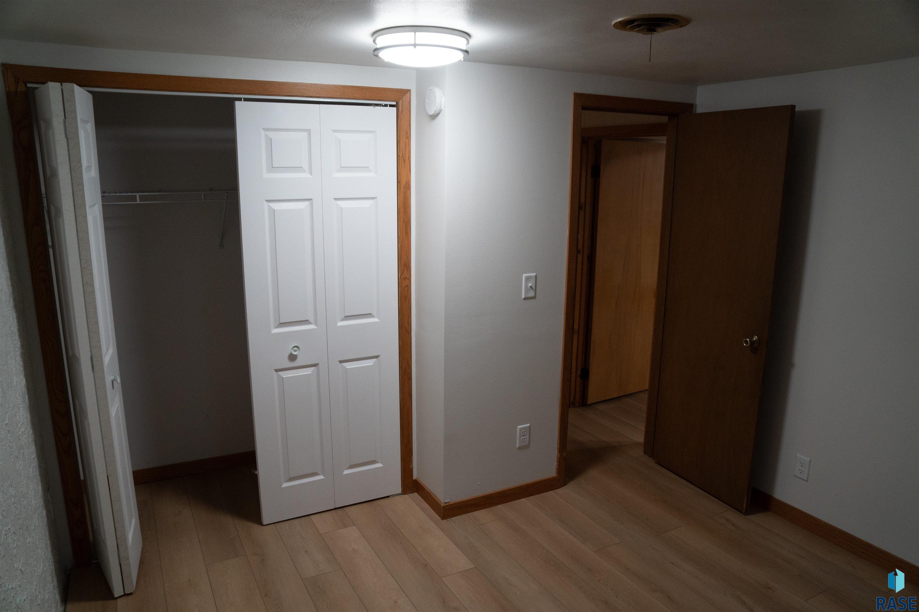 Sioux Falls, South Dakota 57105, United States, 5 Bedrooms Bedrooms, ,2 BathroomsBathrooms,Residential,Active,155550