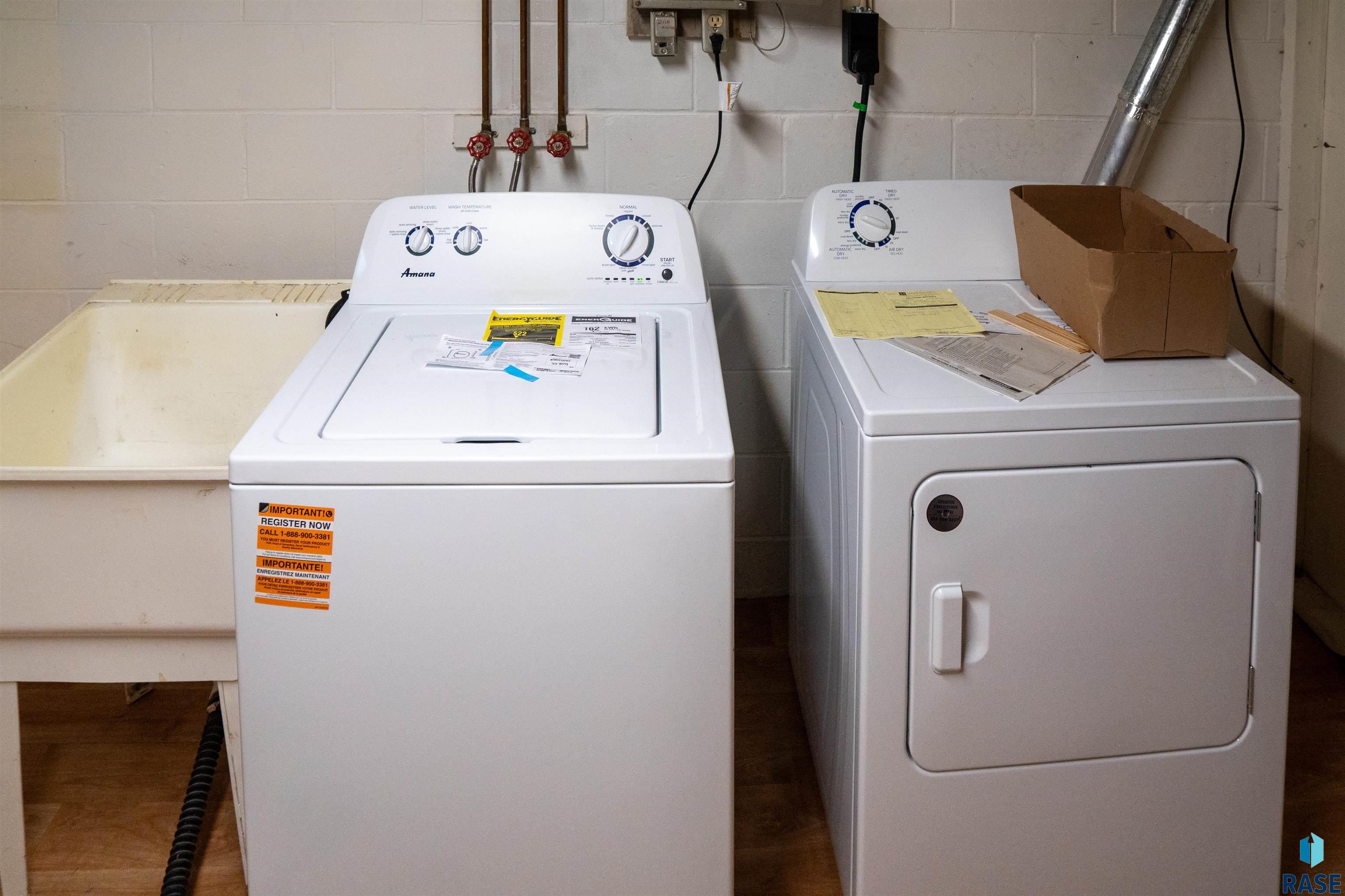 Sioux Falls, South Dakota 57105, United States, 5 Bedrooms Bedrooms, ,2 BathroomsBathrooms,Residential,Active,155550