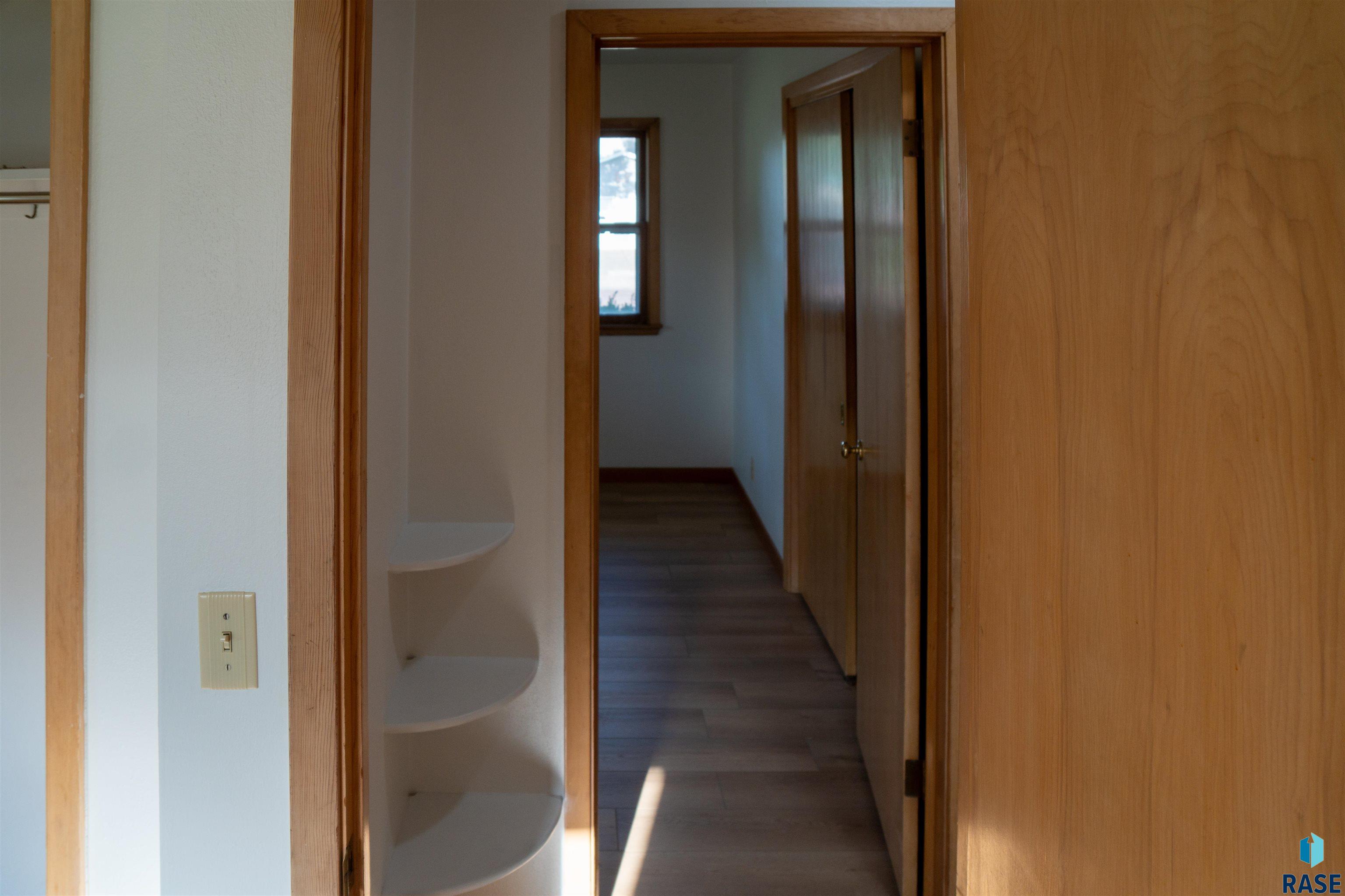 Sioux Falls, South Dakota 57105, United States, 5 Bedrooms Bedrooms, ,2 BathroomsBathrooms,Residential,Active,155550