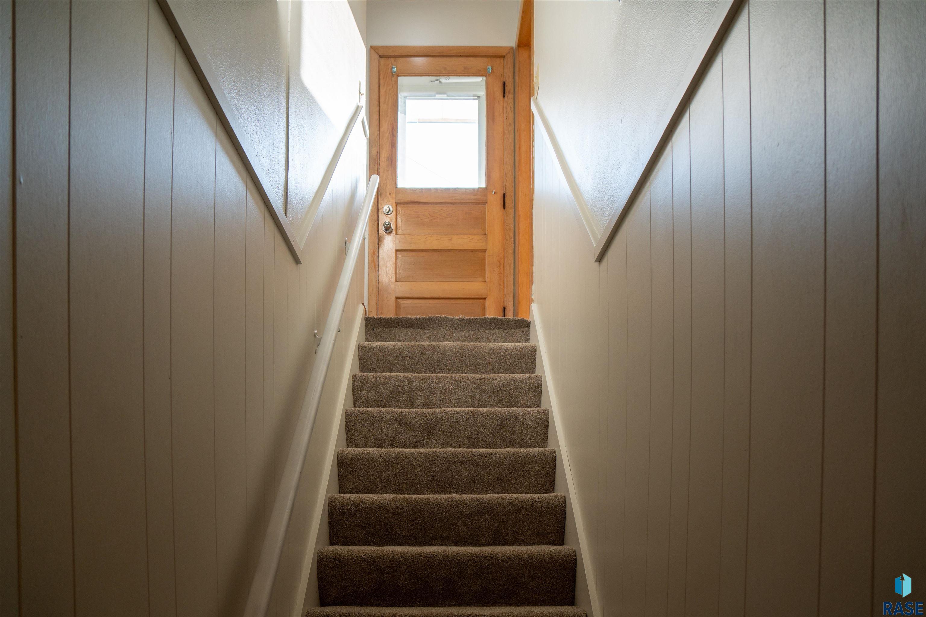 Sioux Falls, South Dakota 57105, United States, 5 Bedrooms Bedrooms, ,2 BathroomsBathrooms,Residential,Active,155550