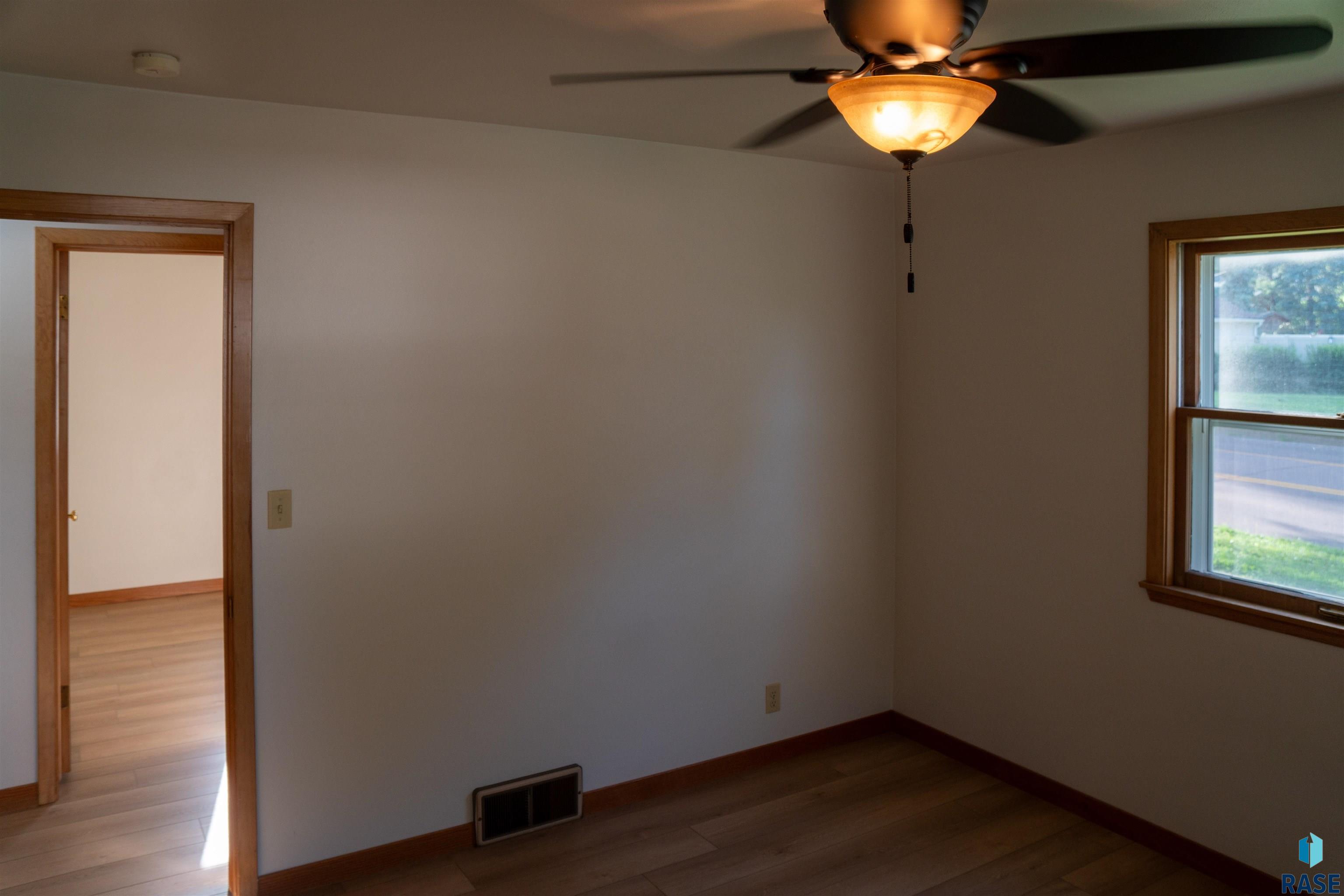 Sioux Falls, South Dakota 57105, United States, 5 Bedrooms Bedrooms, ,2 BathroomsBathrooms,Residential,Active,155550