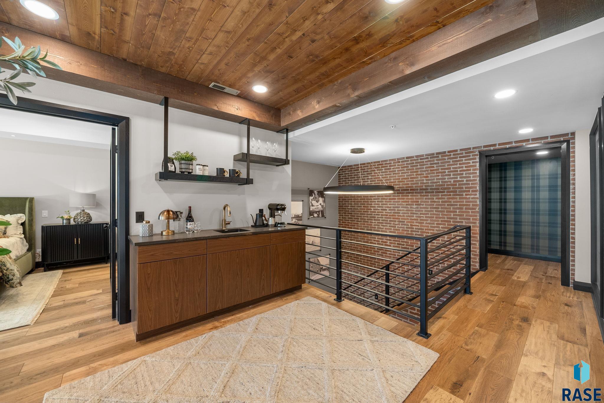 151 E 4th Pl Place #102, Sioux Falls, New Jersey image 34