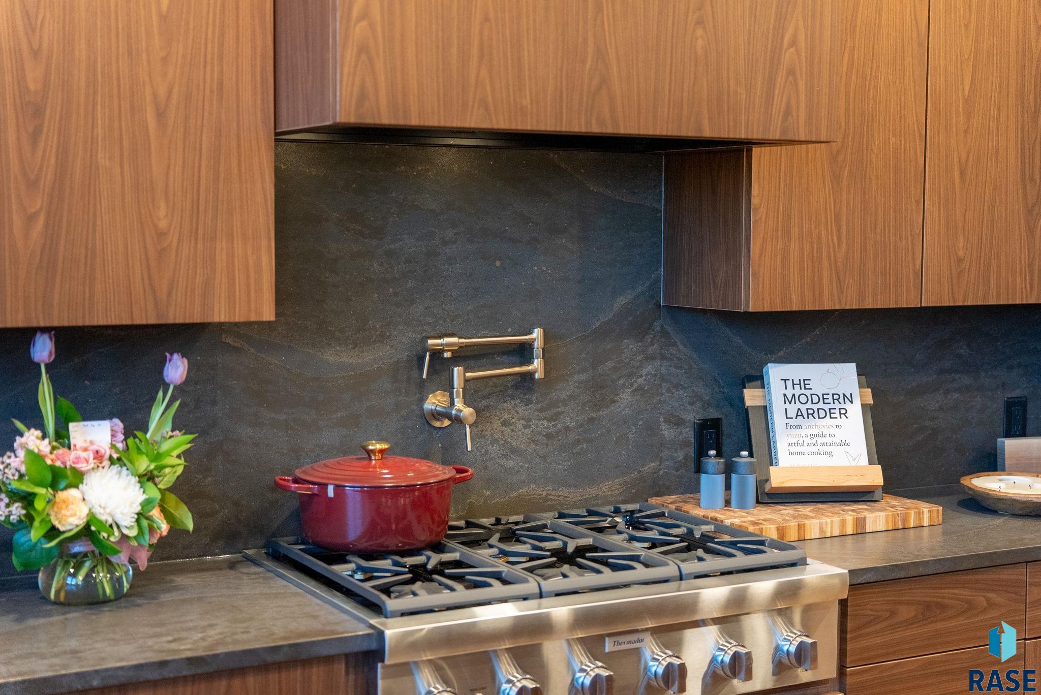 151 E 4th Pl Place #102, Sioux Falls, New Jersey image 14