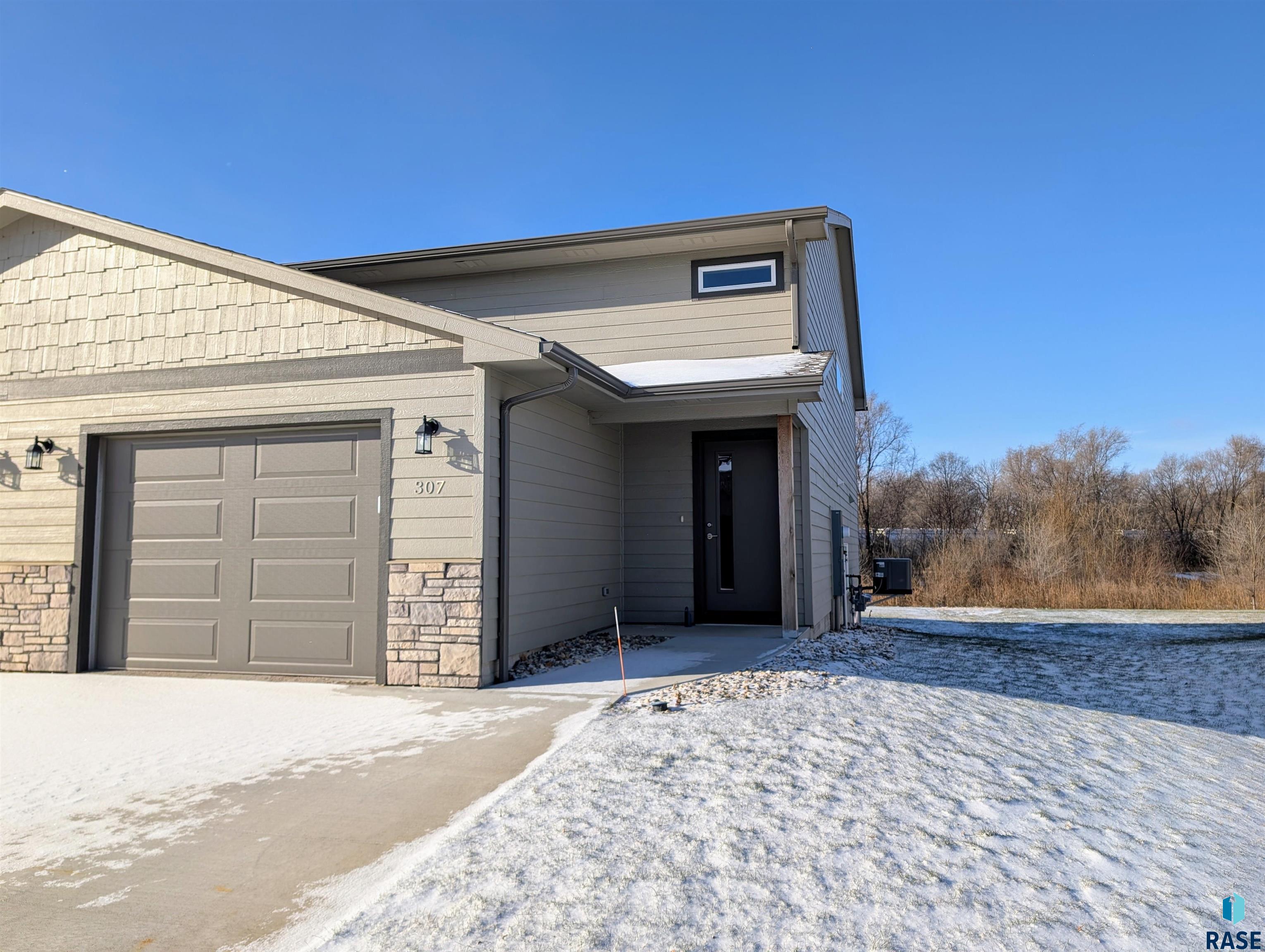 307 N Heron Pl Place, Sioux Falls, South Dakota image 1