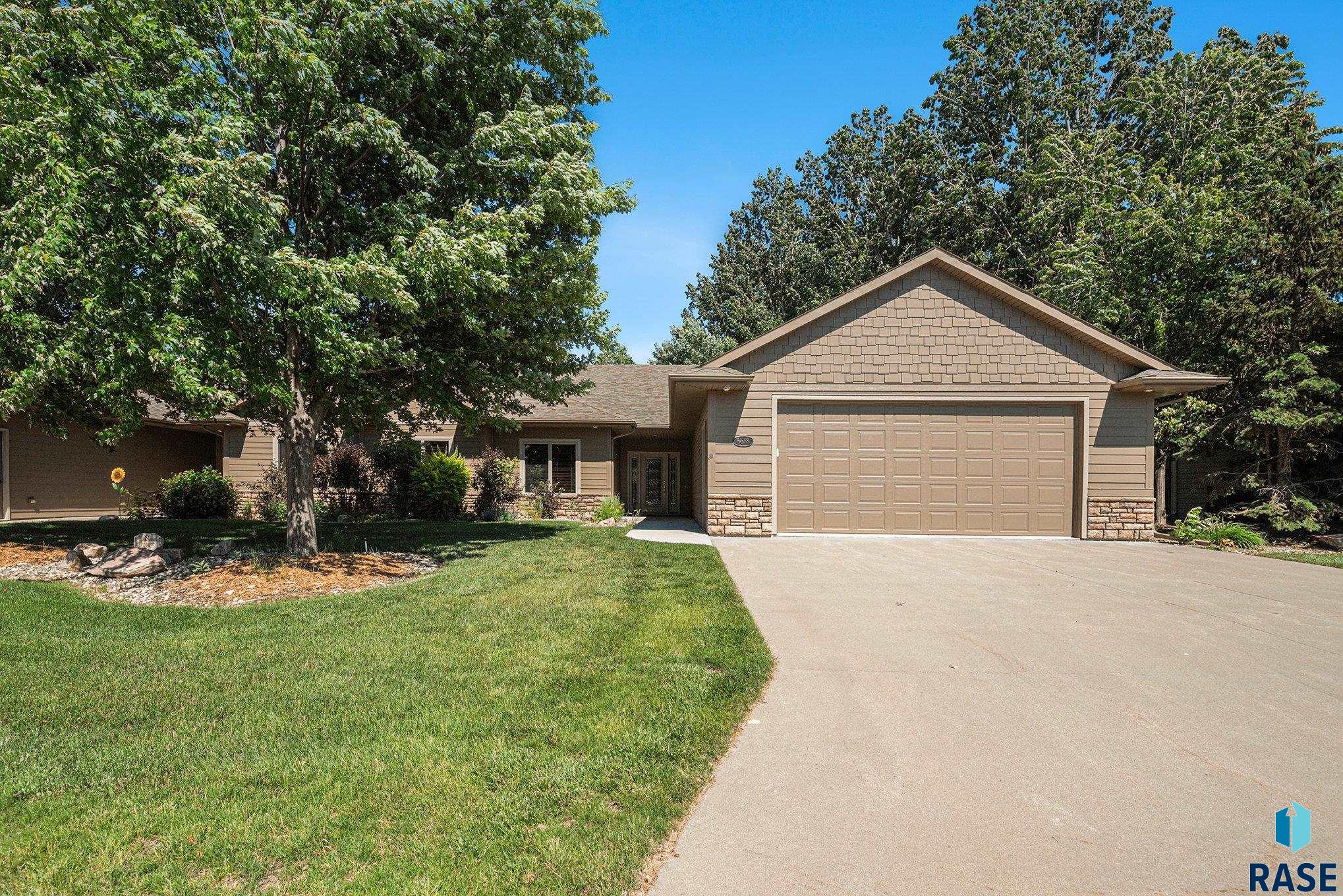 5618 S Shadow Wood Pl Place, Sioux Falls, South Dakota image 2