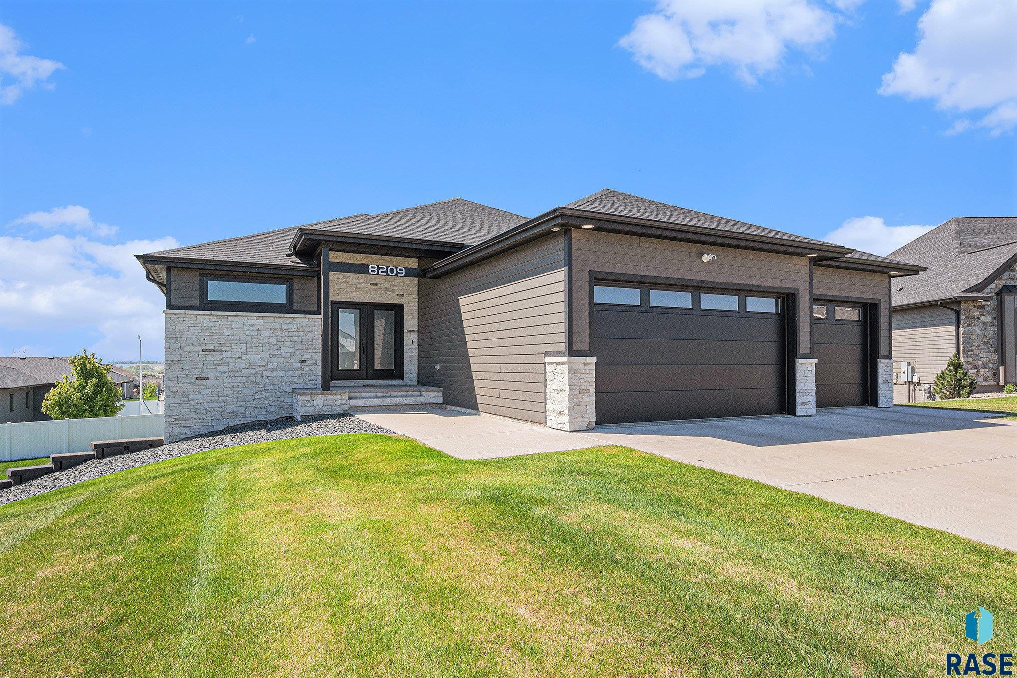 8209 E Ladyslipper Cir Circle, Sioux Falls, New Jersey image 1