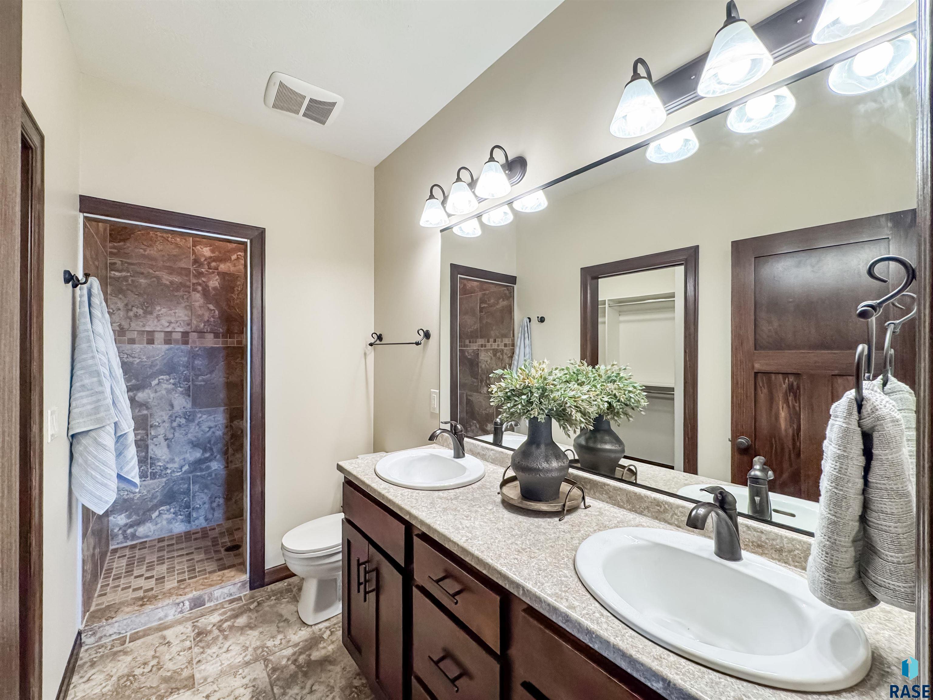 6509 E 49th St Street, Sioux Falls, South Dakota image 11