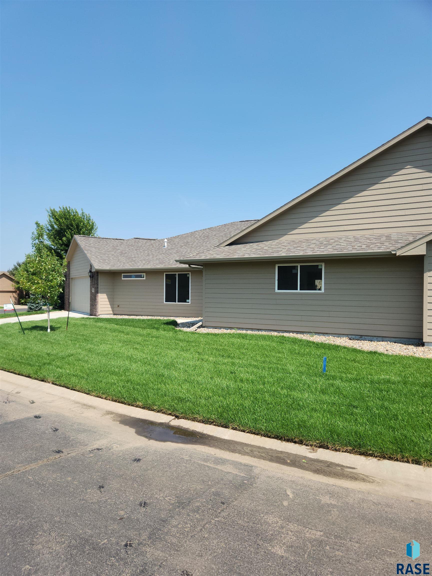 3531 W 91 St Pl Place, Sioux Falls, South Dakota image 3