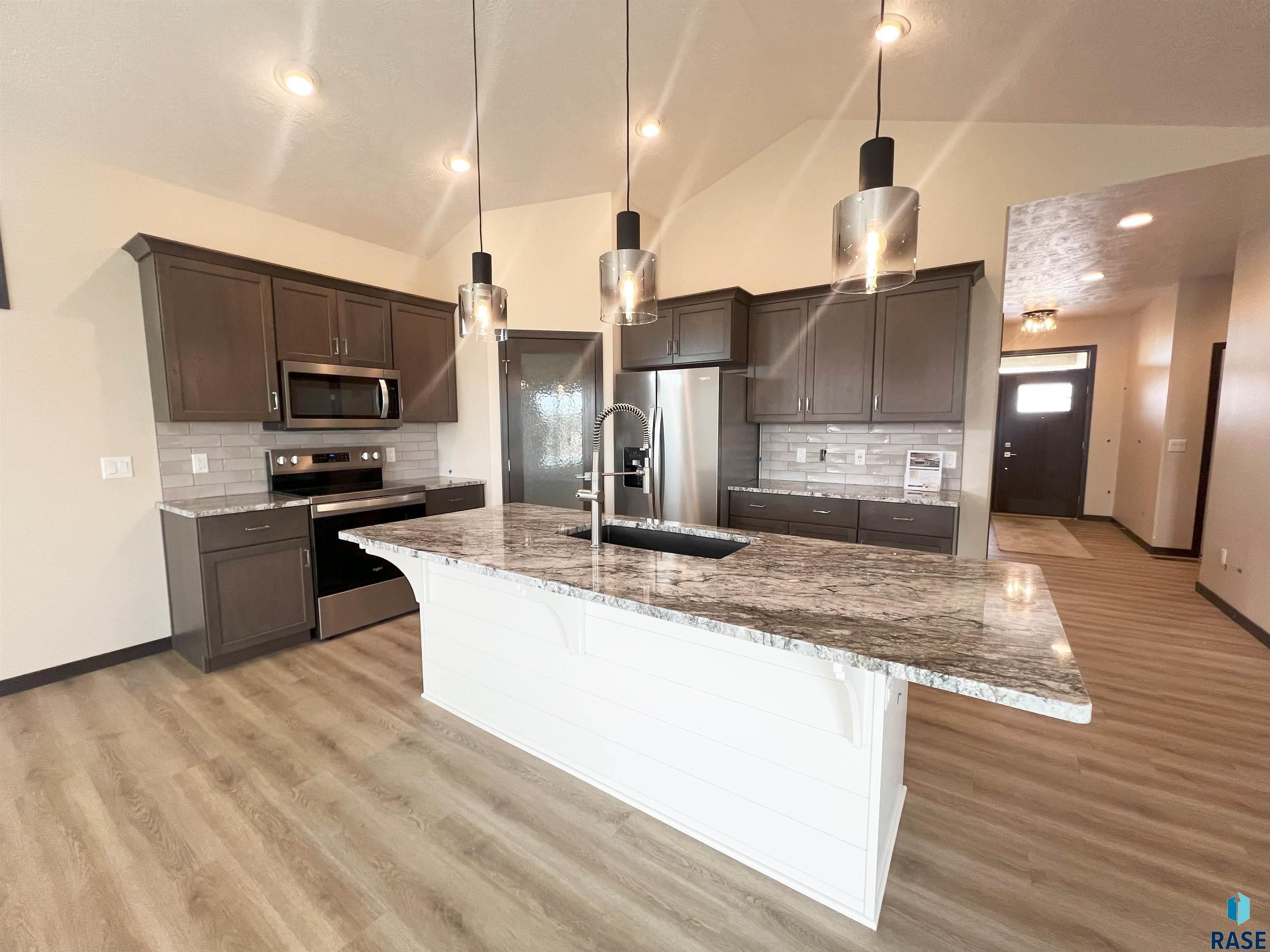 8113 W 24th St Street, Sioux Falls, South Dakota image 2