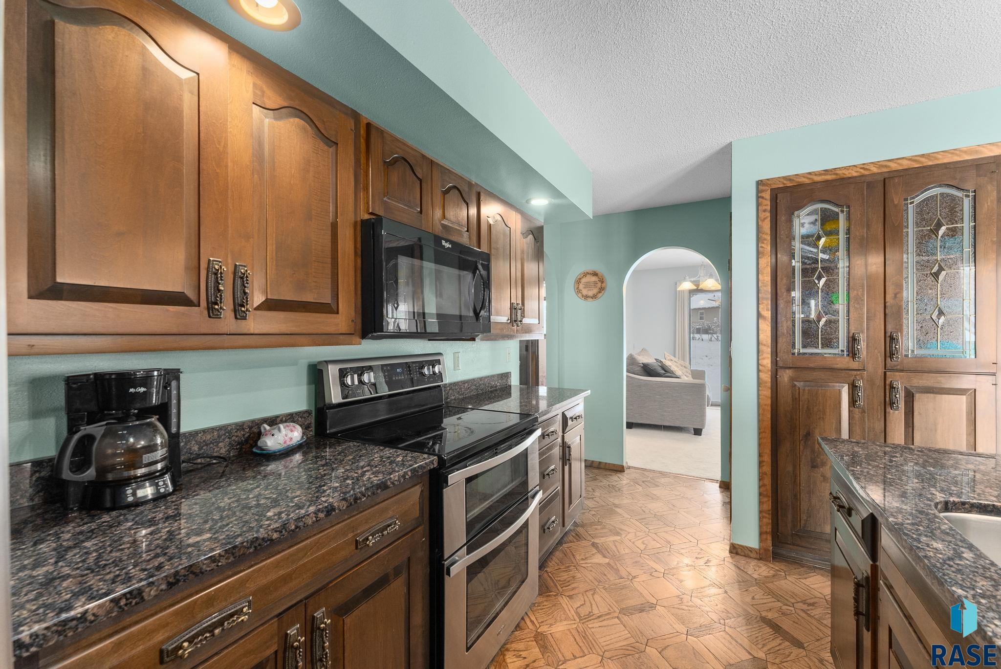 328 S 3rd Ave Avenue, Brandon, South Dakota image 4