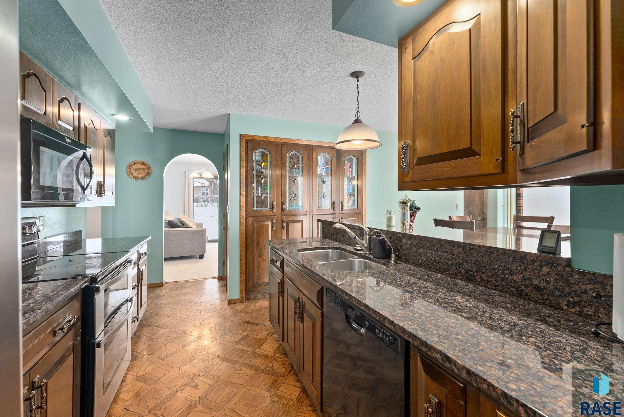 328 S 3rd Ave Avenue, Brandon, South Dakota image 5