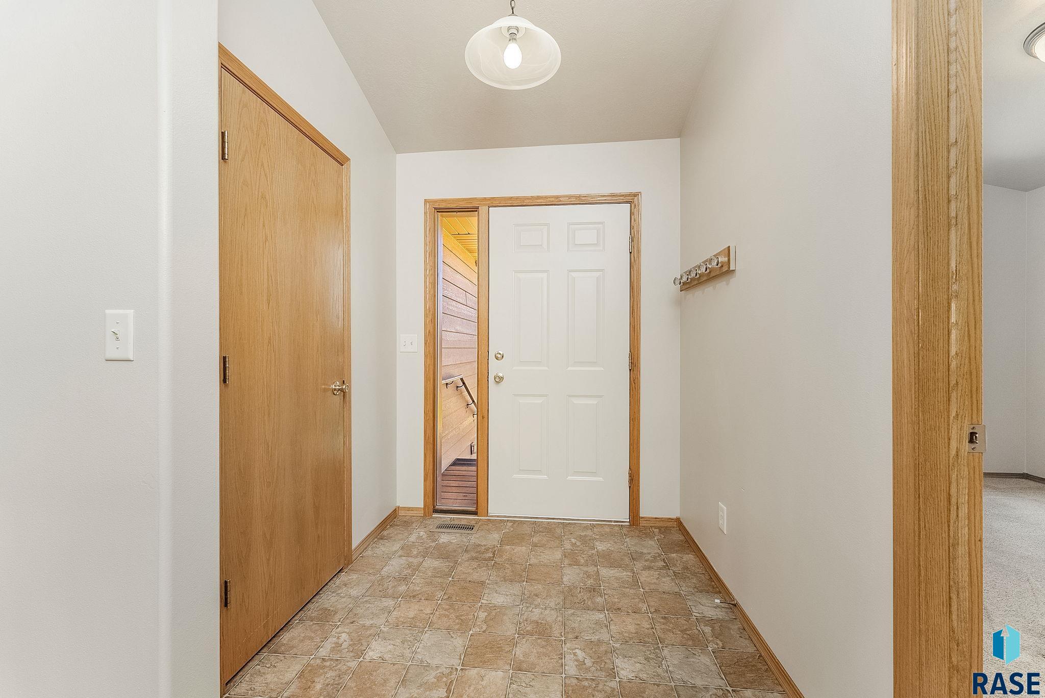 2604 N Wright Ave Avenue, Sioux Falls, New Jersey image 2