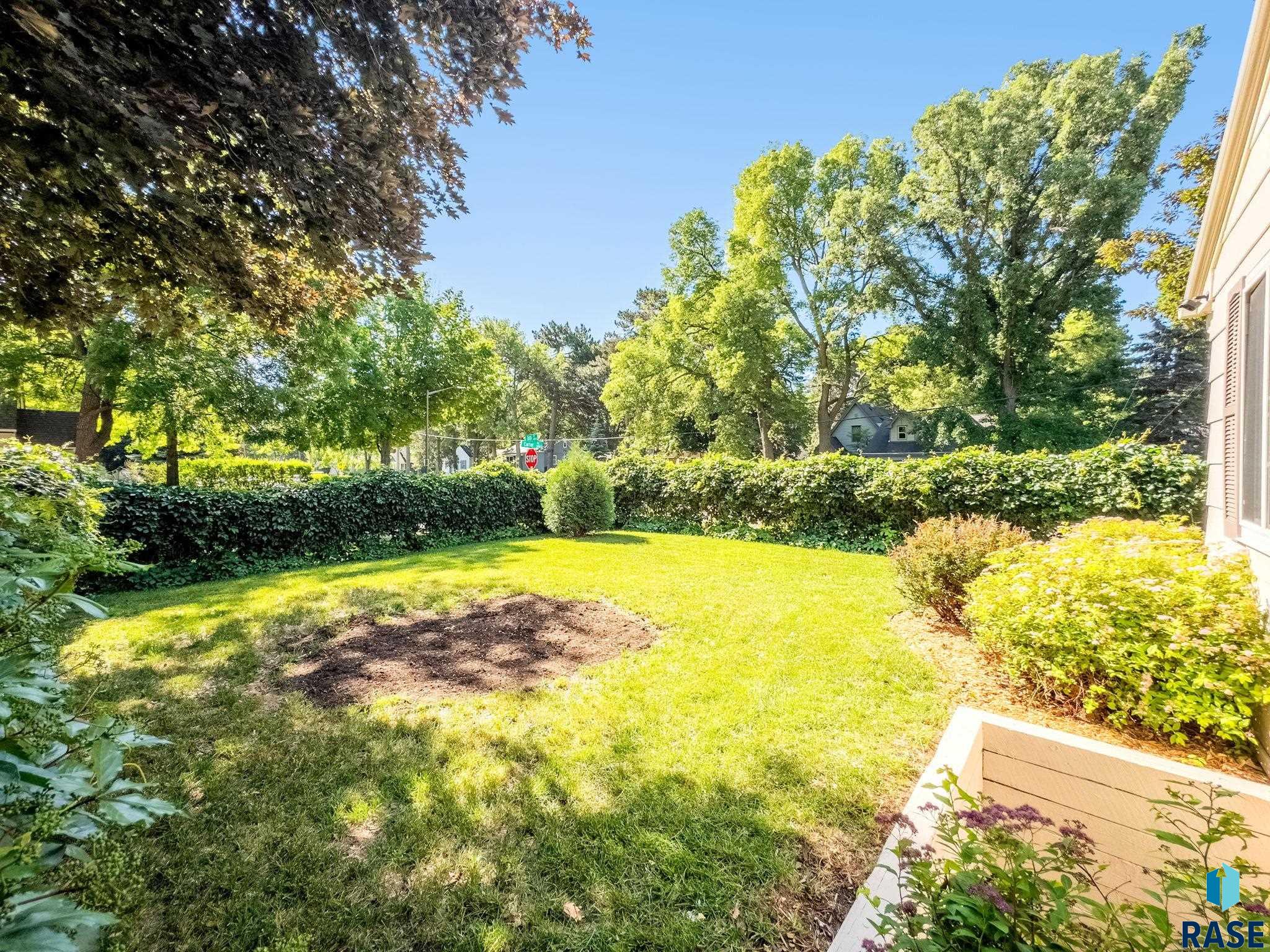 Sioux Falls, South Dakota 57105, United States, 2 Bedrooms Bedrooms, ,2 BathroomsBathrooms,Residential,Pending,157787