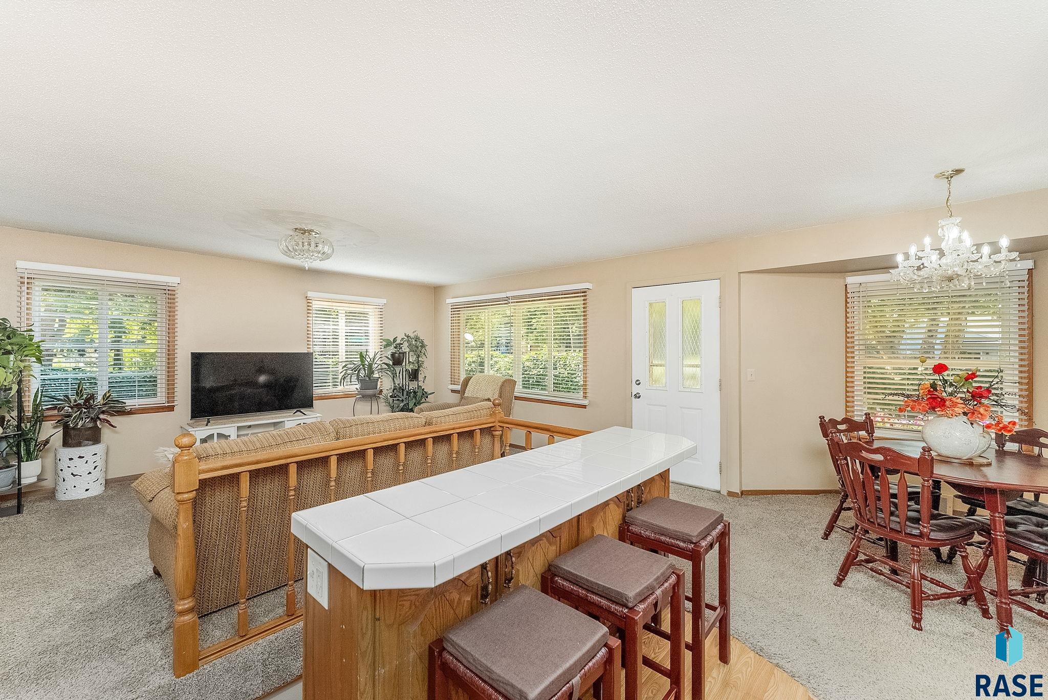 Sioux Falls, South Dakota 57105, United States, 2 Bedrooms Bedrooms, ,2 BathroomsBathrooms,Residential,Pending,157787