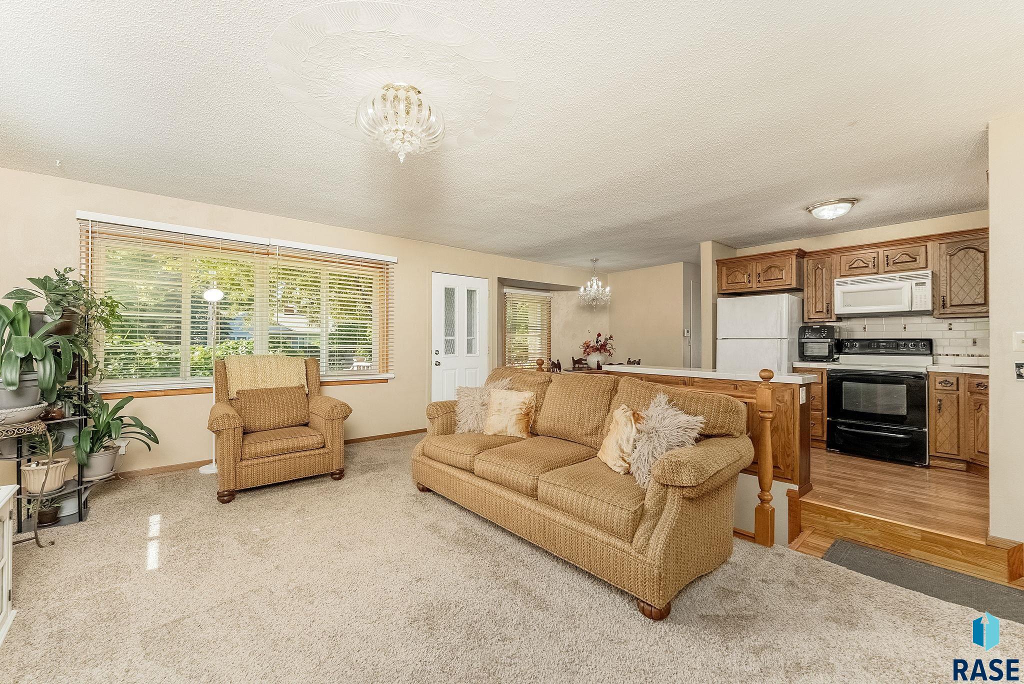 Sioux Falls, South Dakota 57105, United States, 2 Bedrooms Bedrooms, ,2 BathroomsBathrooms,Residential,Pending,157787