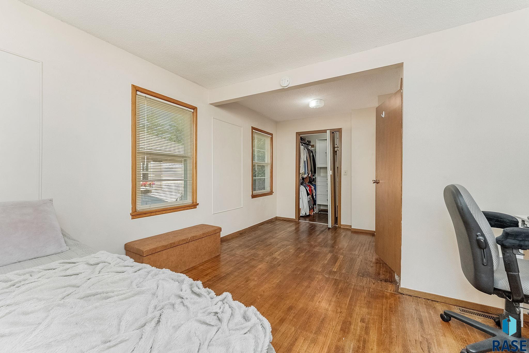 Sioux Falls, South Dakota 57105, United States, 2 Bedrooms Bedrooms, ,2 BathroomsBathrooms,Residential,Pending,157787