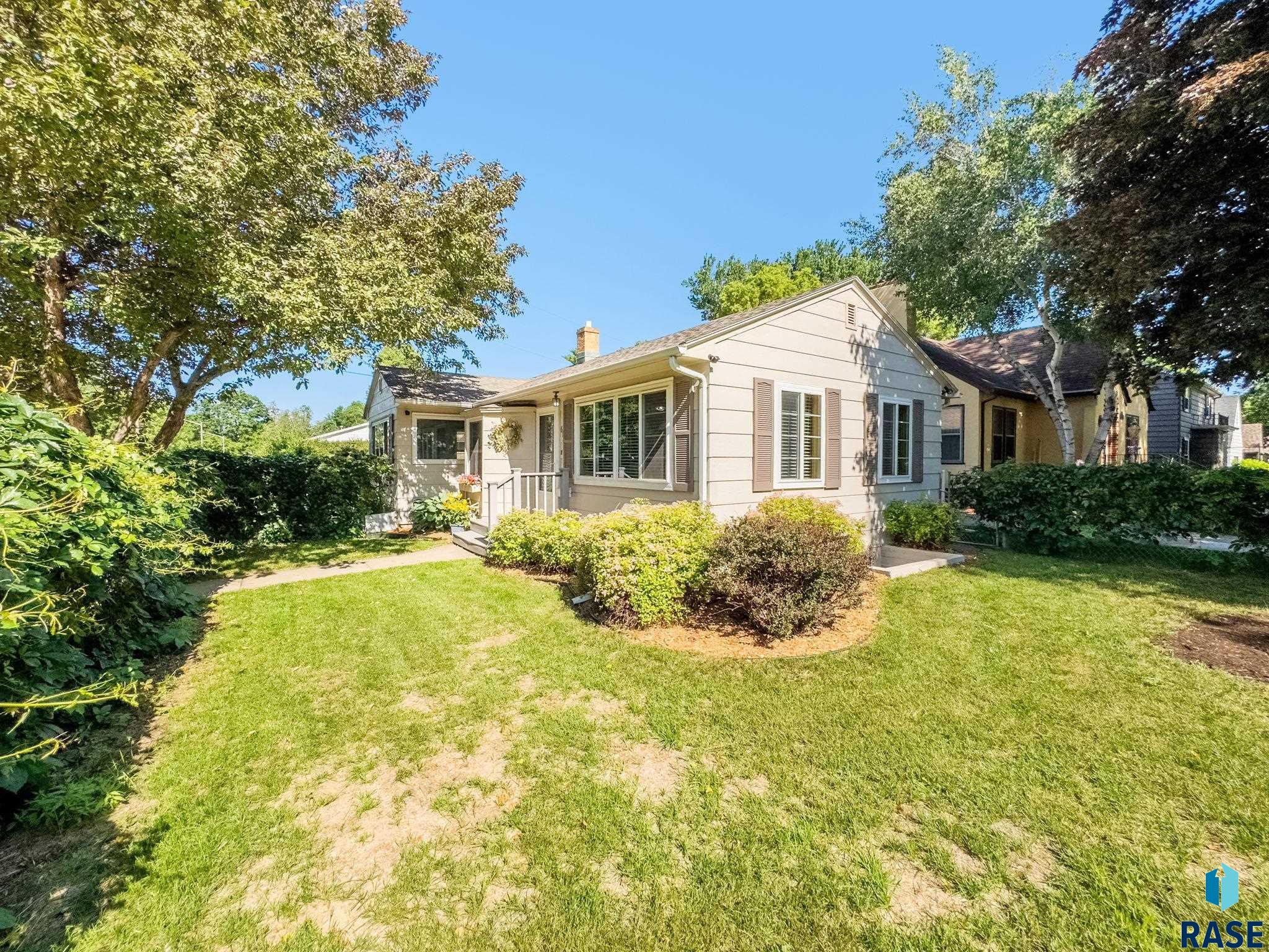 Sioux Falls, South Dakota 57105, United States, 2 Bedrooms Bedrooms, ,2 BathroomsBathrooms,Residential,Pending,157787