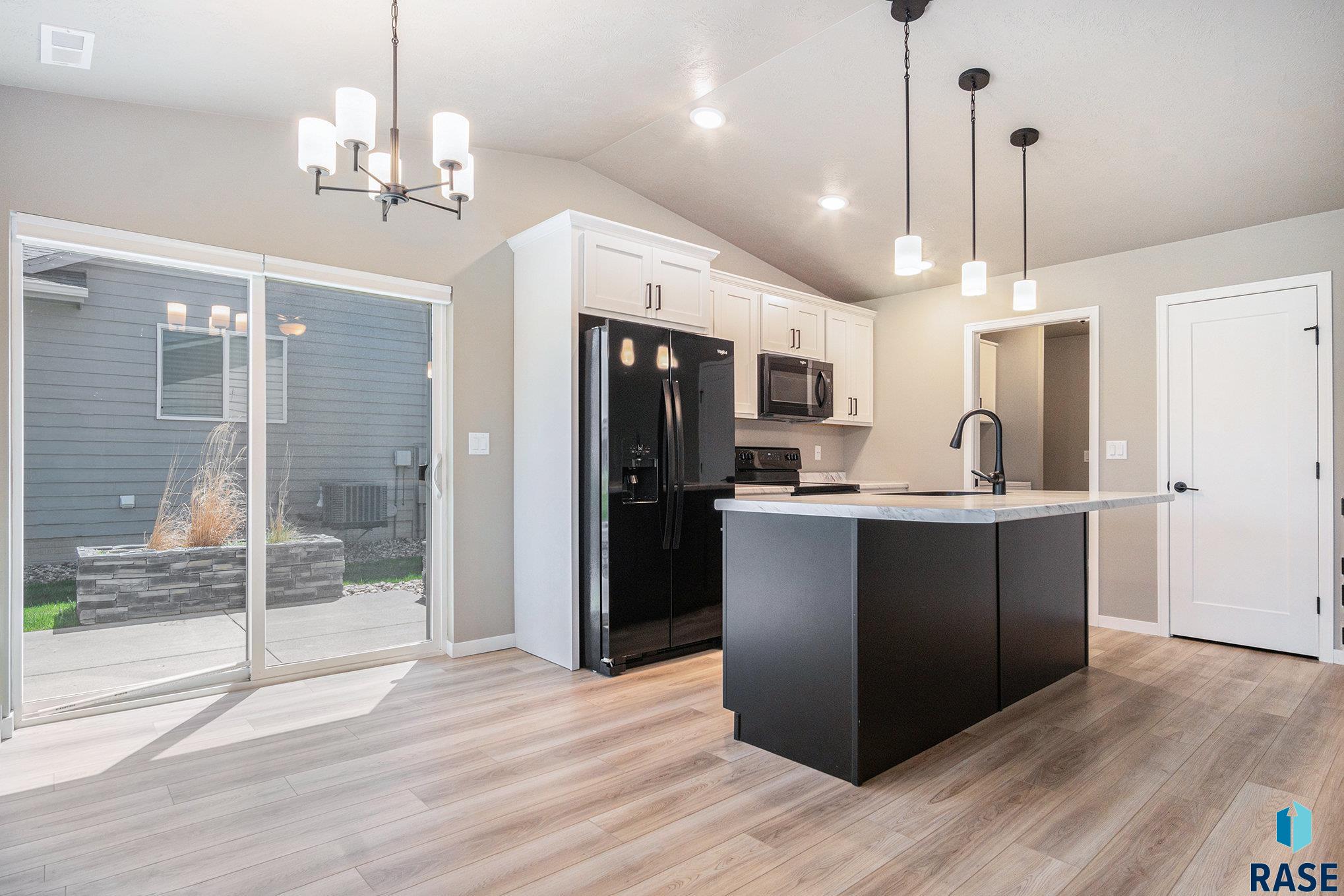 6814 W 5th St Street, Sioux Falls, New Jersey image 6