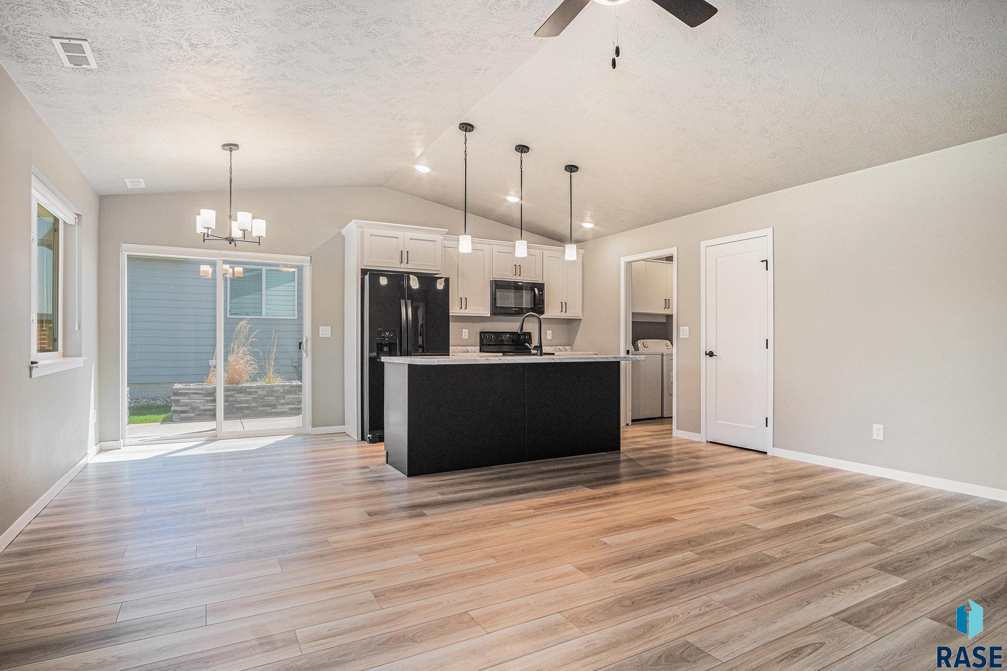 6814 W 5th St Street, Sioux Falls, New Jersey image 5