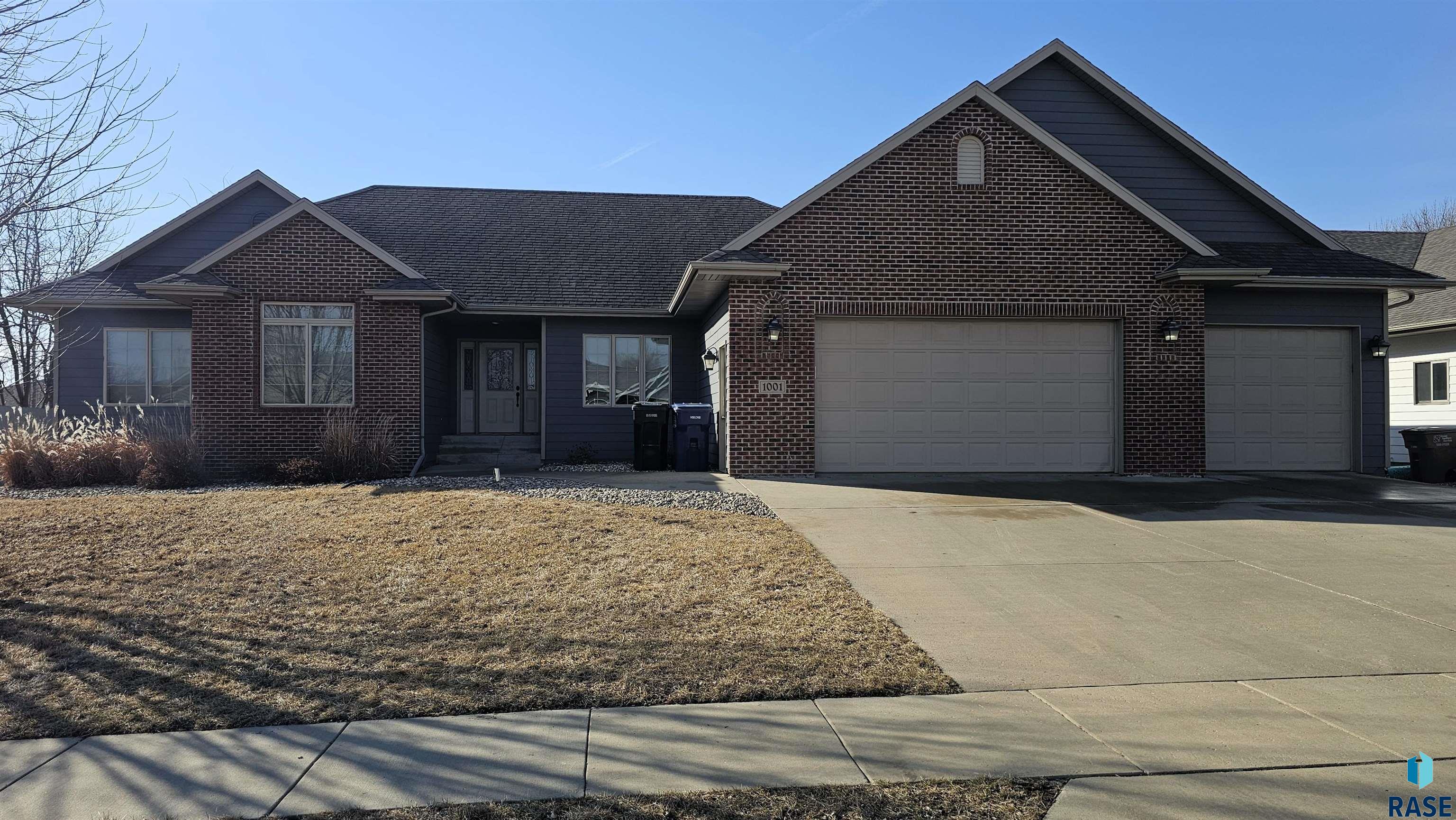 1001 E Walnut St Street, Harrisburg, South Dakota image 1