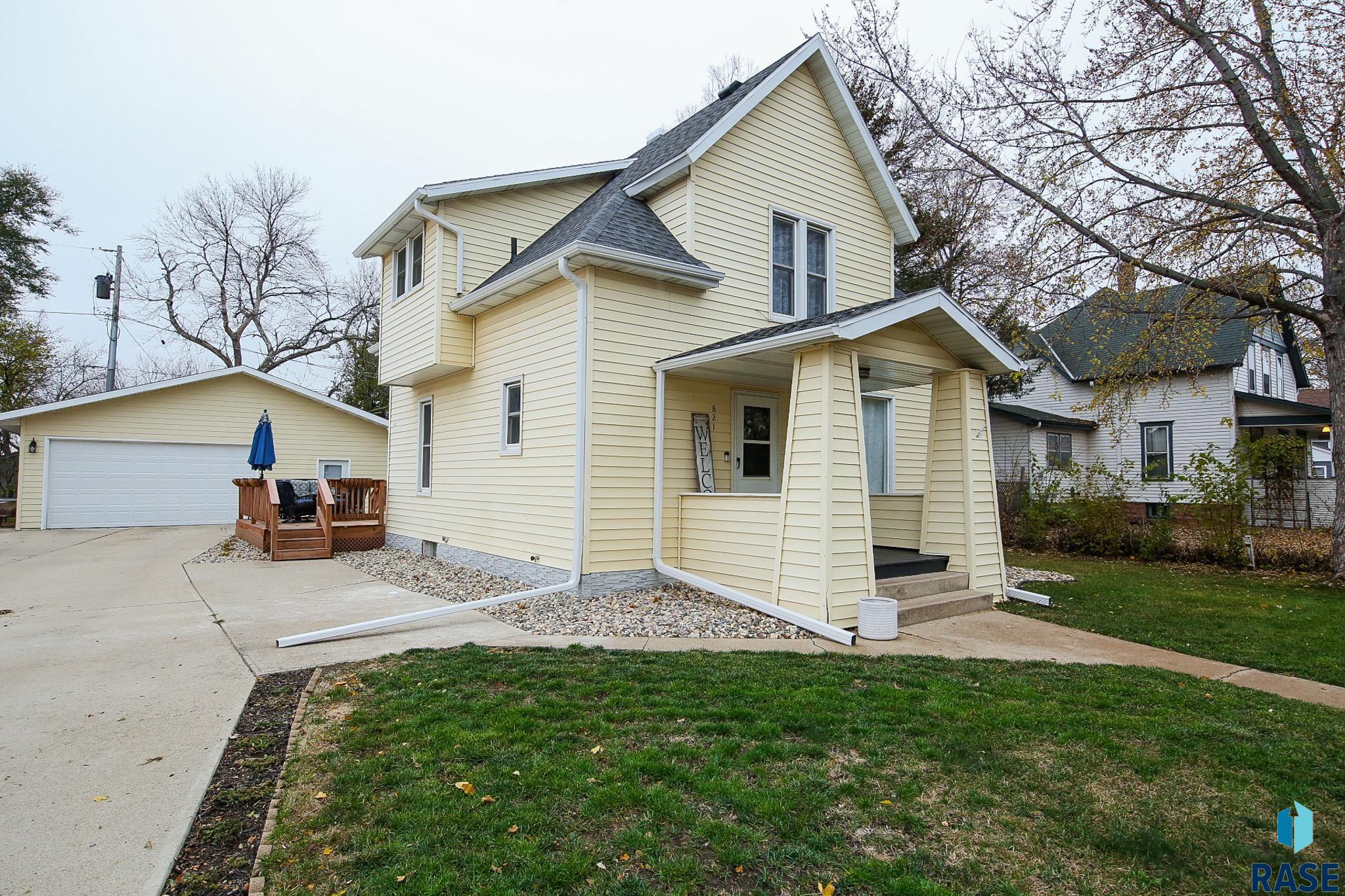 821 E 3rd St Street, Canton, South Dakota image 1