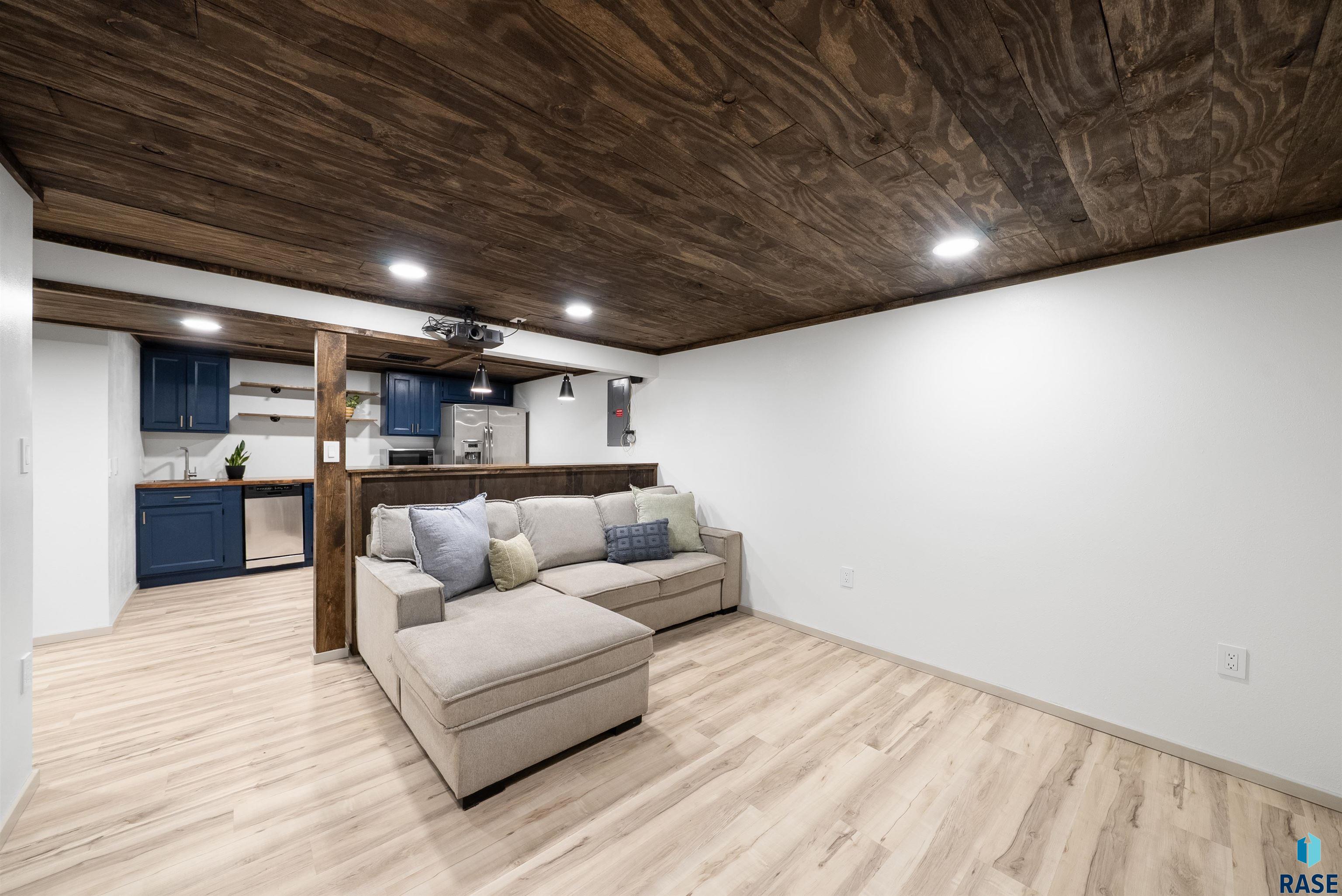 2501 E 7th St Street, Sioux Falls, New Jersey image 25