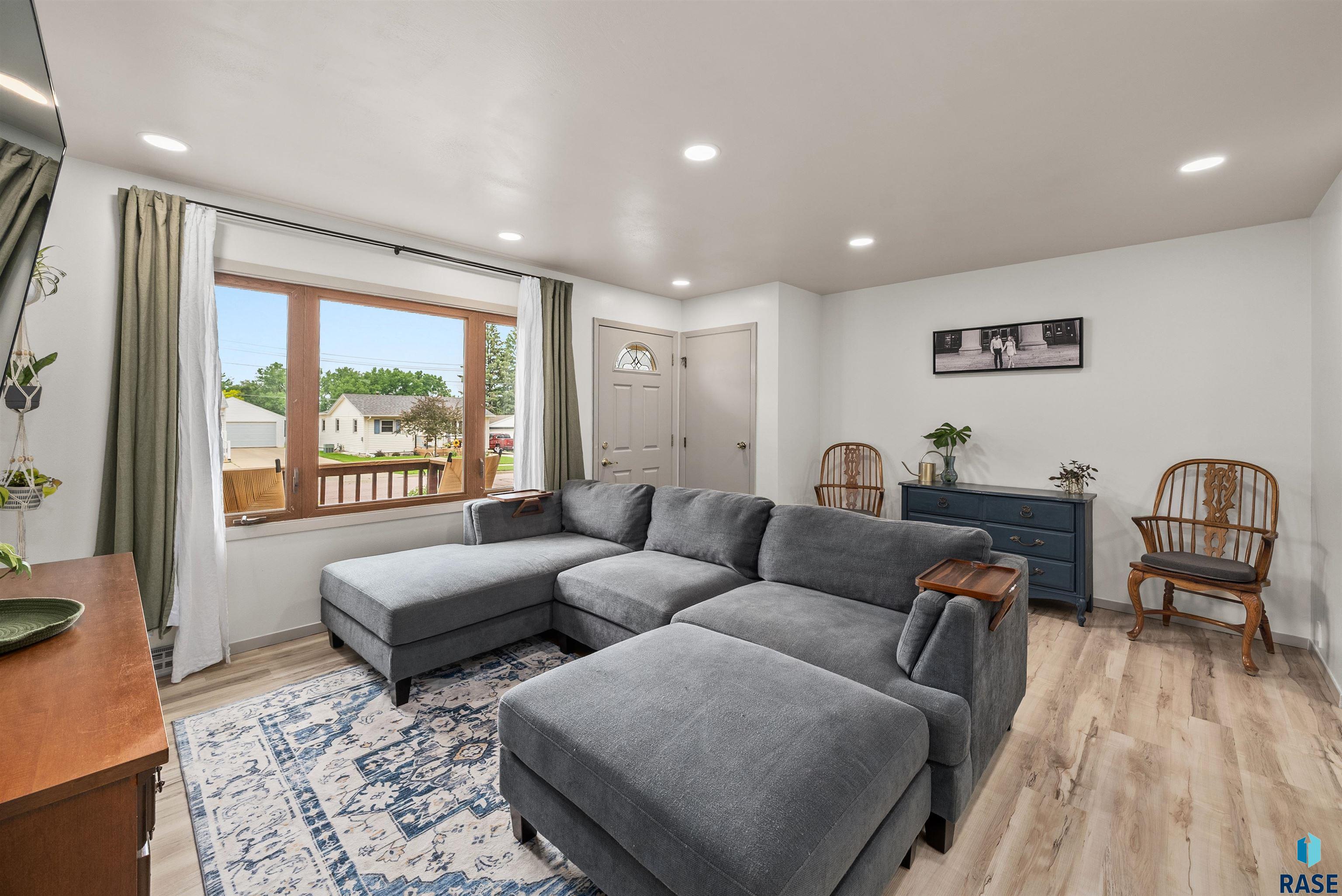 2501 E 7th St Street, Sioux Falls, New Jersey image 7