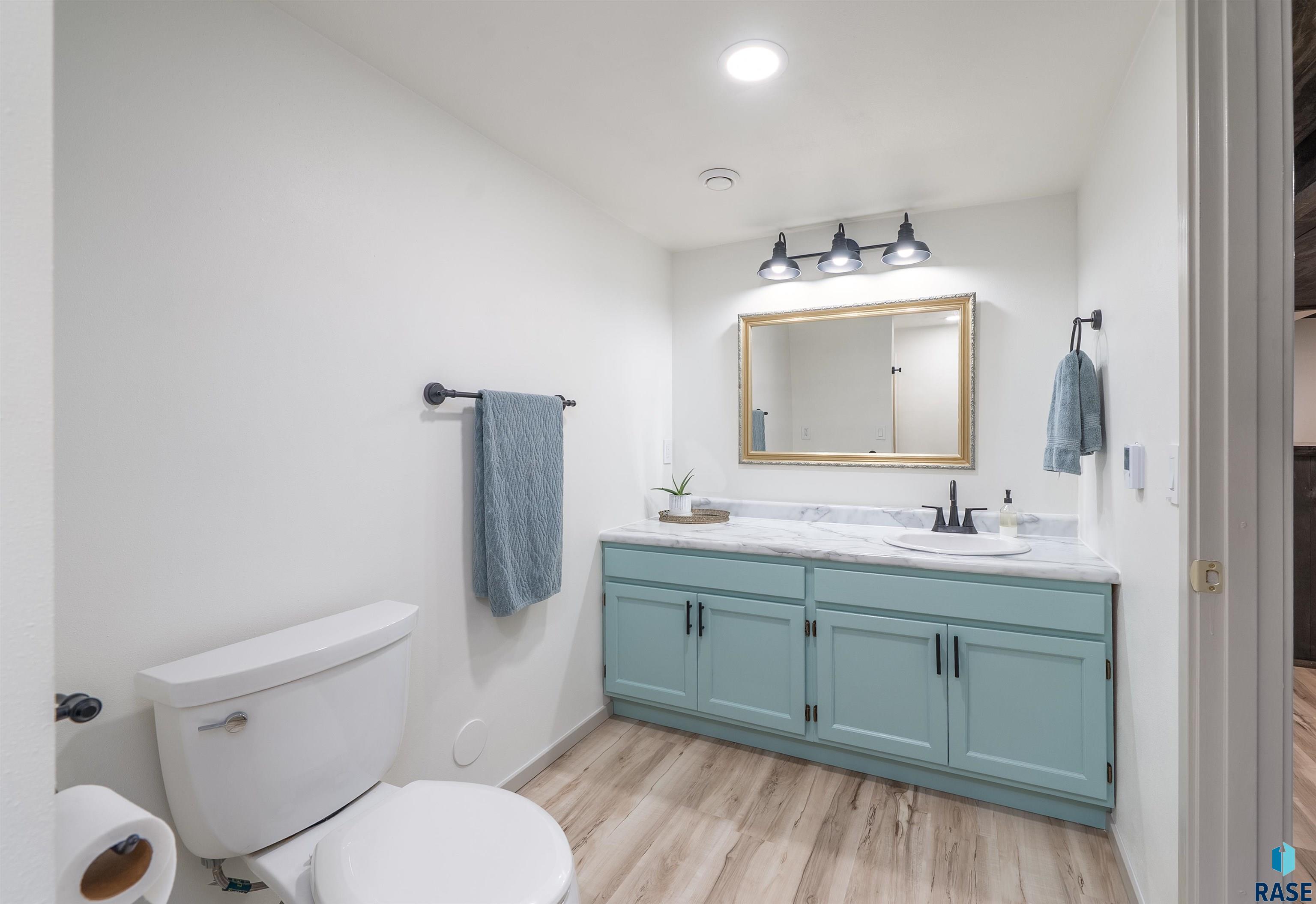 2501 E 7th St Street, Sioux Falls, New Jersey image 31