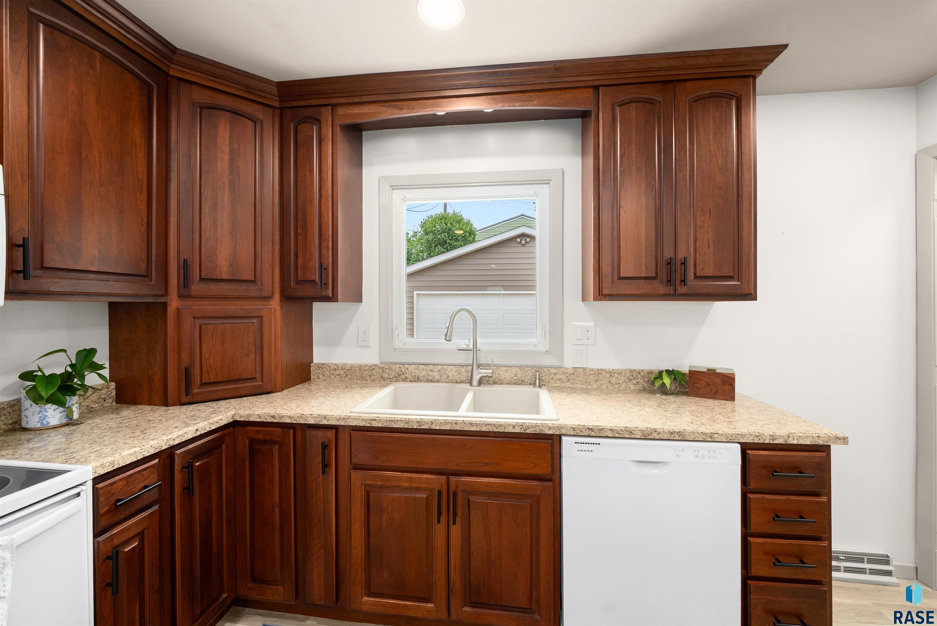 2501 E 7th St Street, Sioux Falls, New Jersey image 12