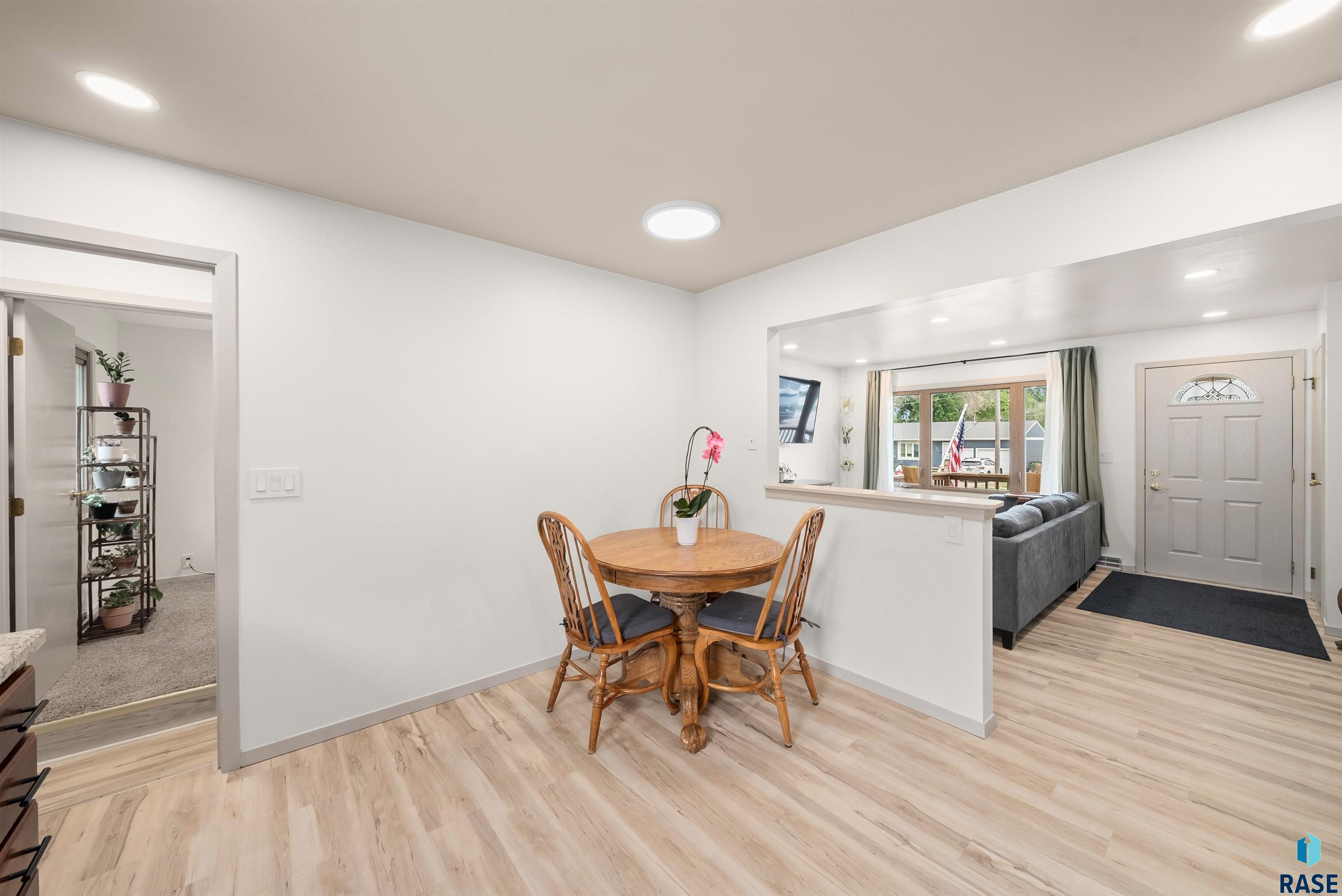 2501 E 7th St Street, Sioux Falls, New Jersey image 14
