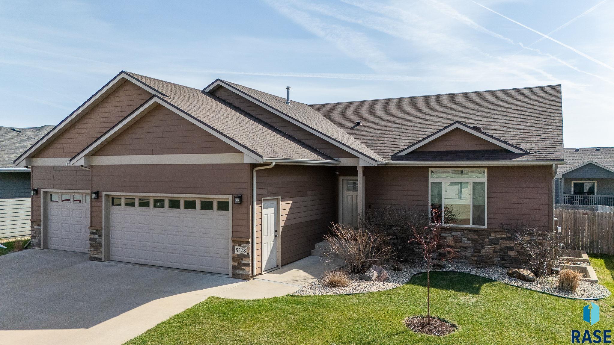 Sioux Falls, South Dakota 57108, United States, 5 Bedrooms Bedrooms, ,3 BathroomsBathrooms,Residential,Active,114657