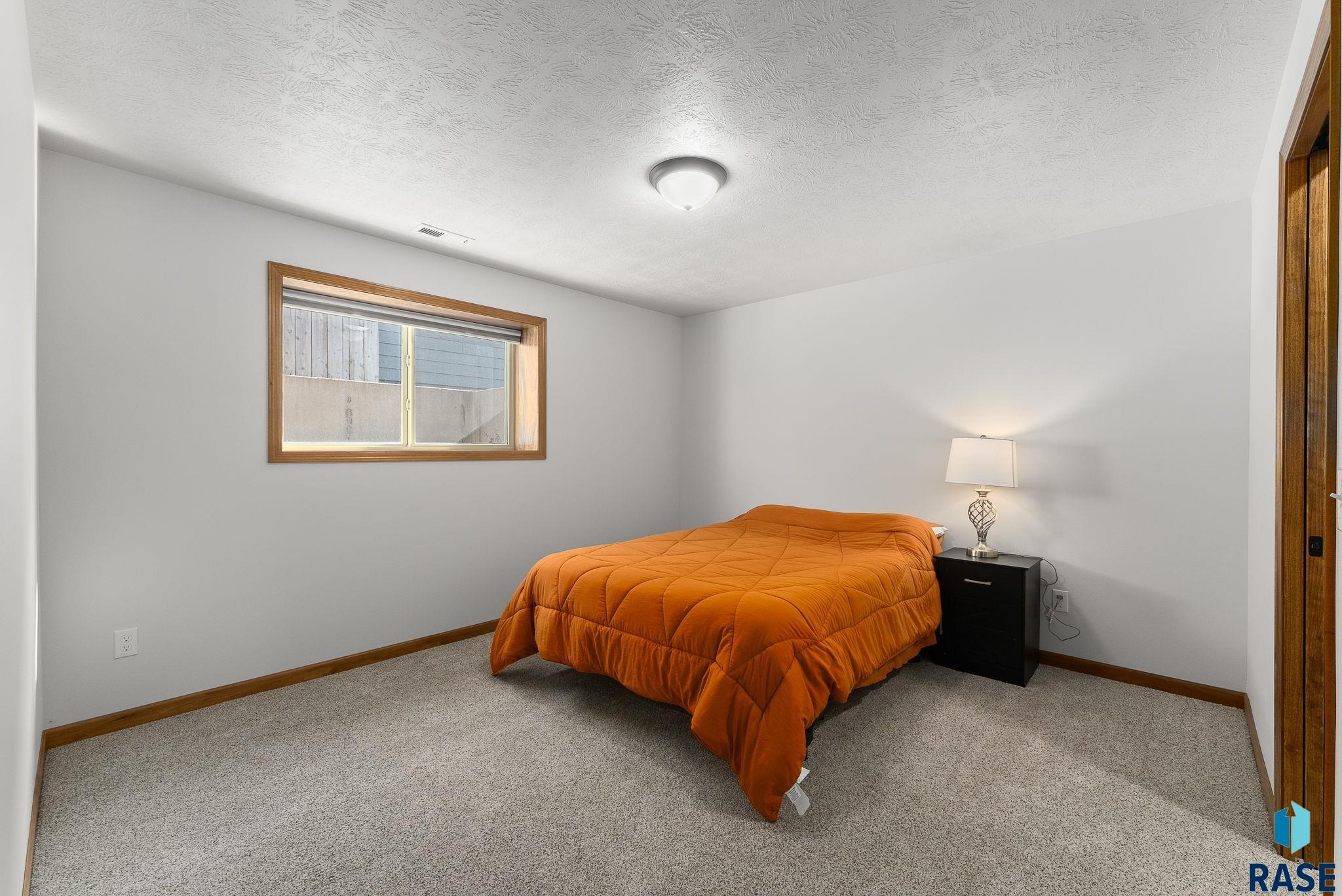 Sioux Falls, South Dakota 57108, United States, 5 Bedrooms Bedrooms, ,3 BathroomsBathrooms,Residential,Active,114657