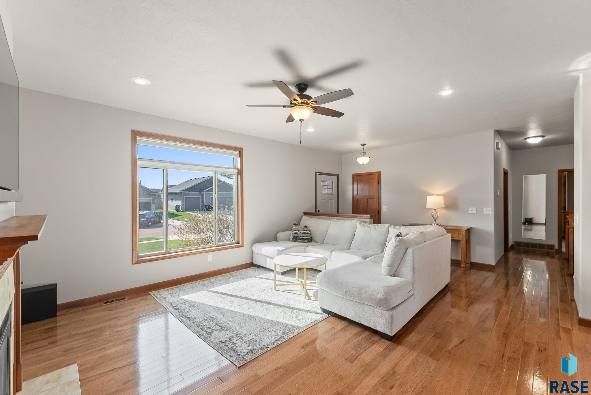 Sioux Falls, South Dakota 57108, United States, 5 Bedrooms Bedrooms, ,3 BathroomsBathrooms,Residential,Active,114657