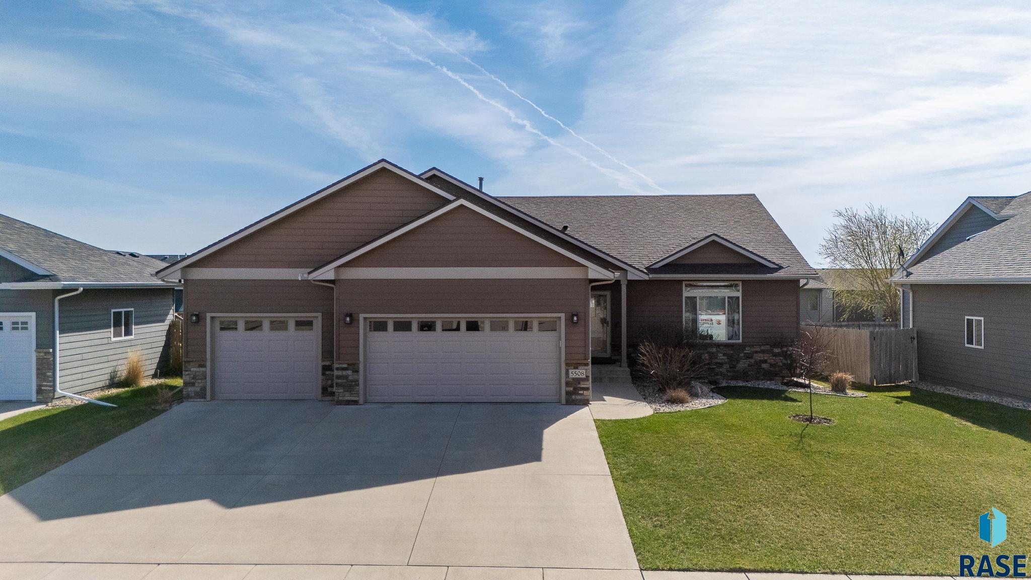 Sioux Falls, South Dakota 57108, United States, 5 Bedrooms Bedrooms, ,3 BathroomsBathrooms,Residential,Active,114657