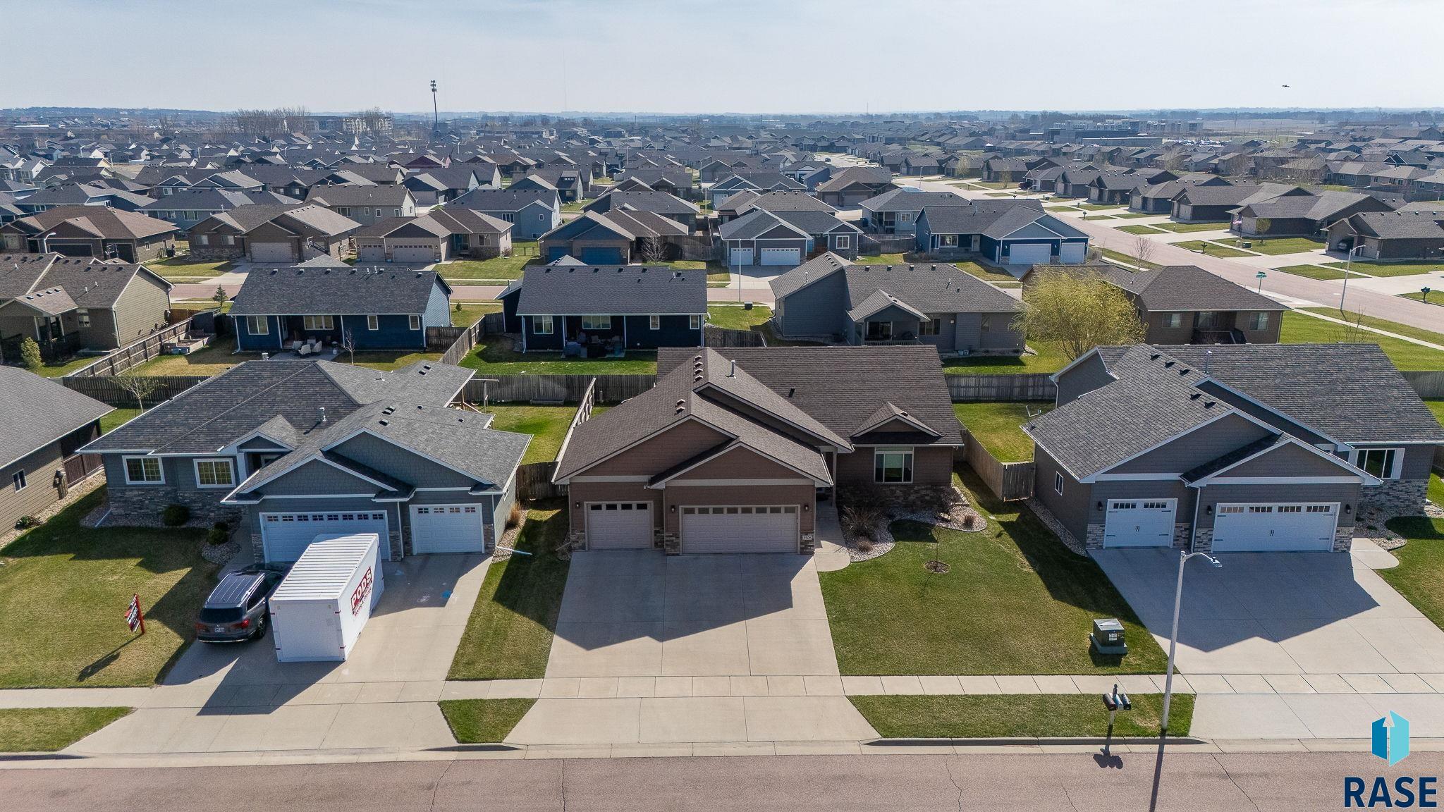 Sioux Falls, South Dakota 57108, United States, 5 Bedrooms Bedrooms, ,3 BathroomsBathrooms,Residential,Active,114657