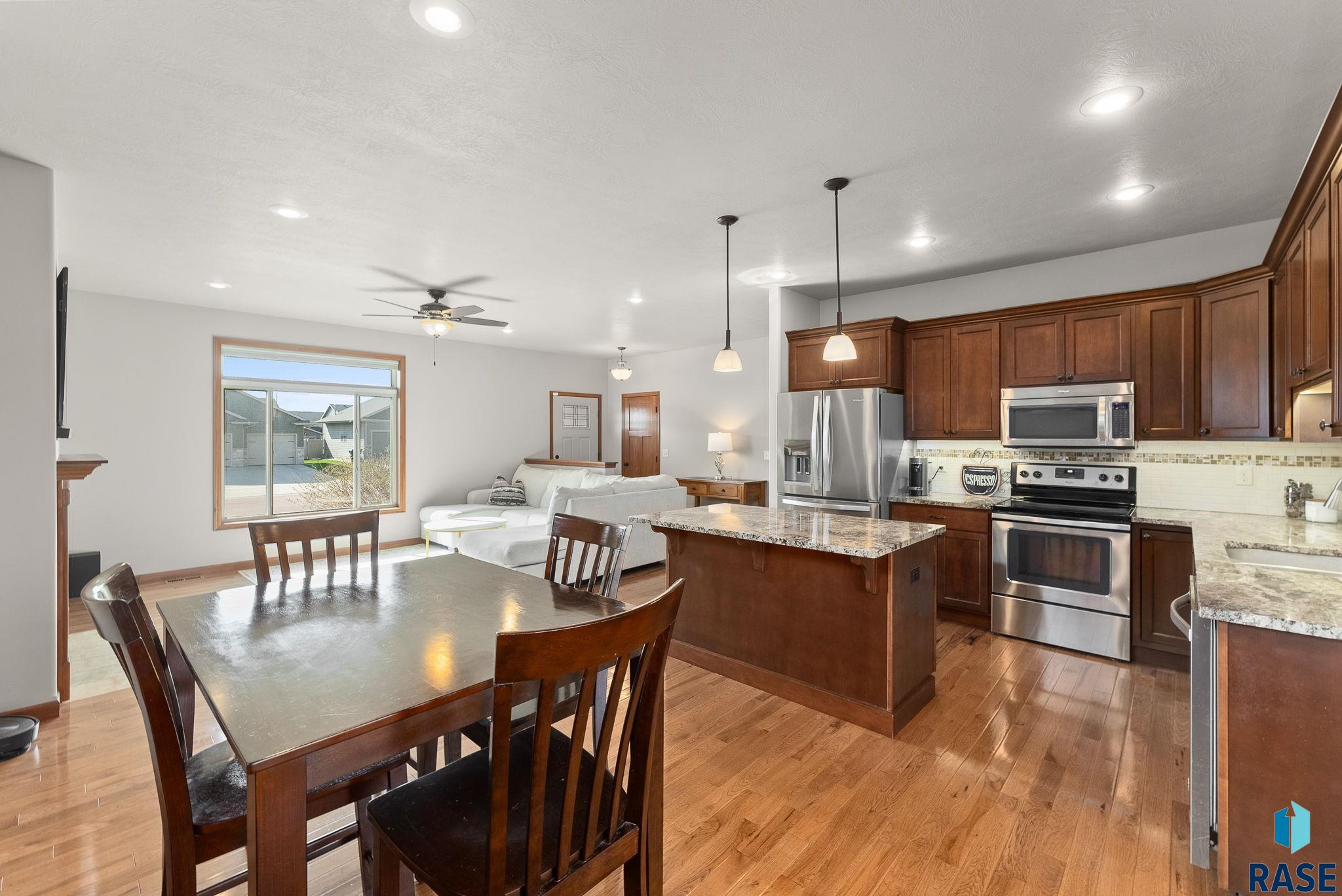 Sioux Falls, South Dakota 57108, United States, 5 Bedrooms Bedrooms, ,3 BathroomsBathrooms,Residential,Active,114657