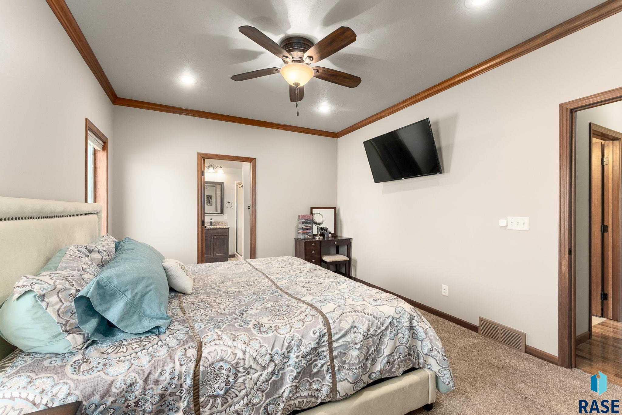 Sioux Falls, South Dakota 57108, United States, 5 Bedrooms Bedrooms, ,3 BathroomsBathrooms,Residential,Active,114657