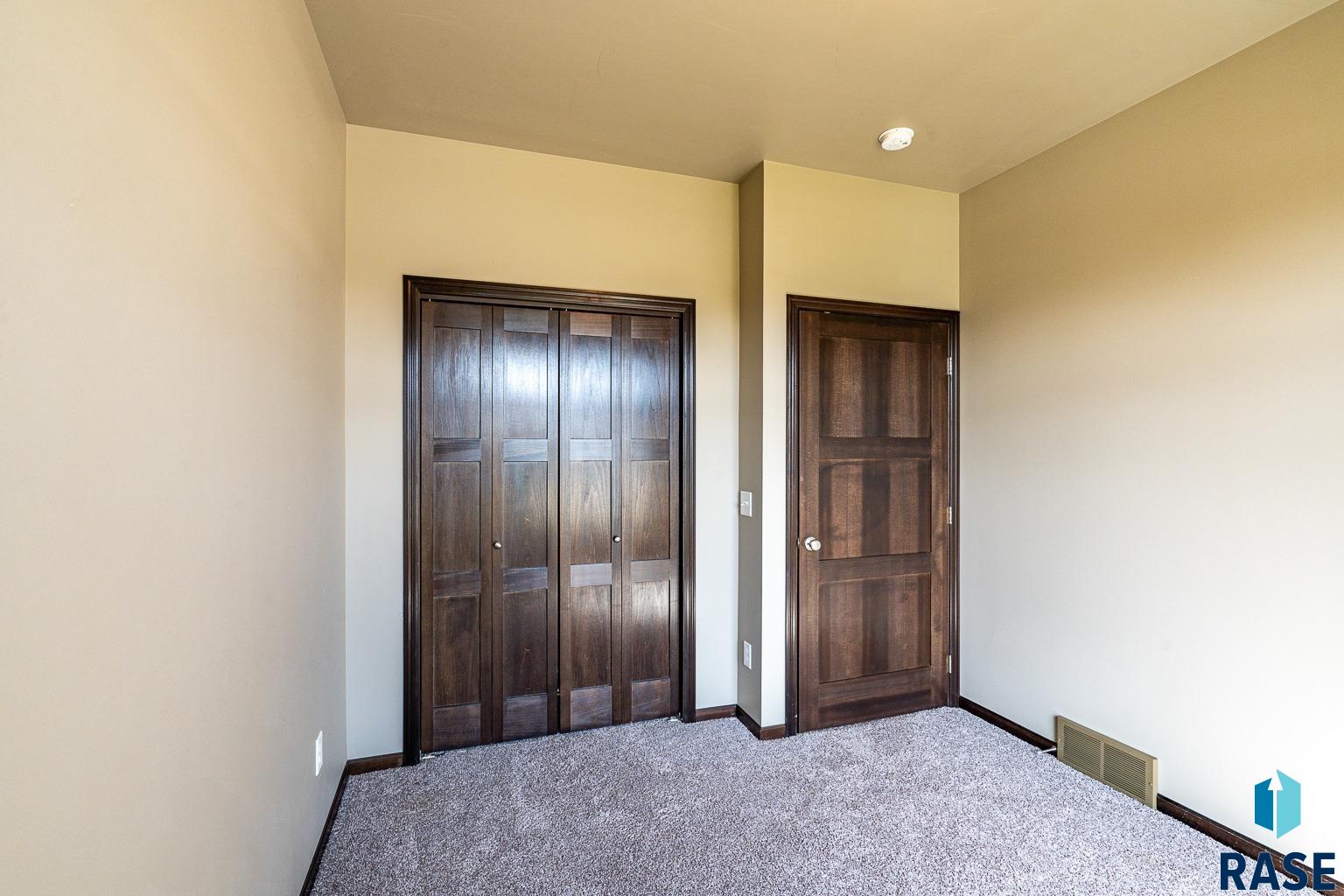 1219 S President Ct Court, Sioux Falls, South Dakota image 12