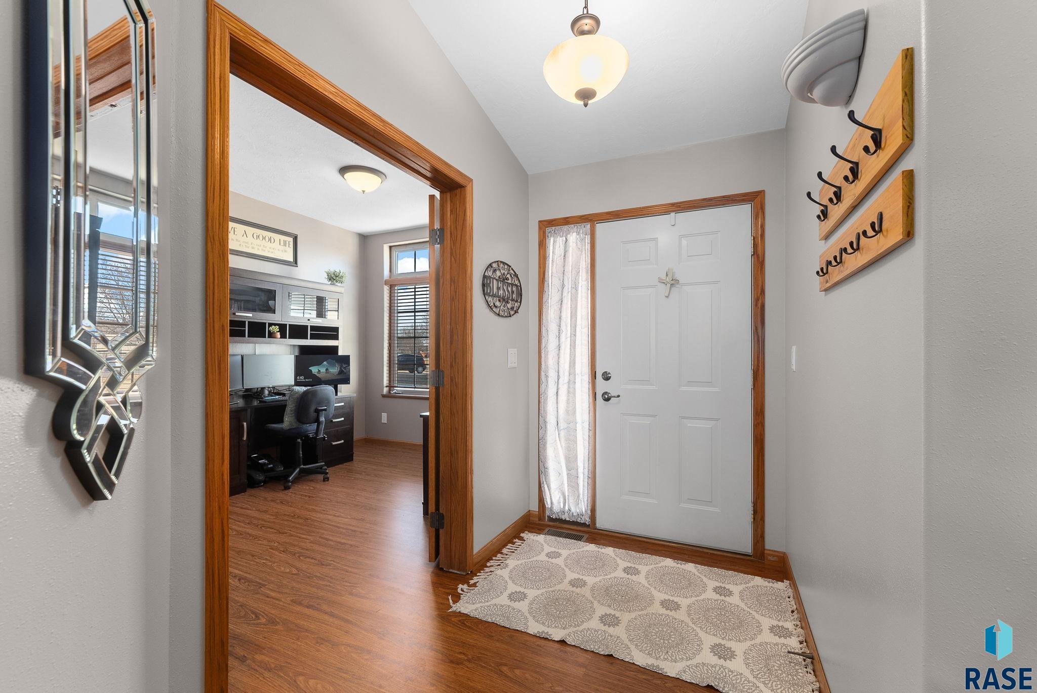 505 Coyote St Street, Harrisburg, South Dakota image 2