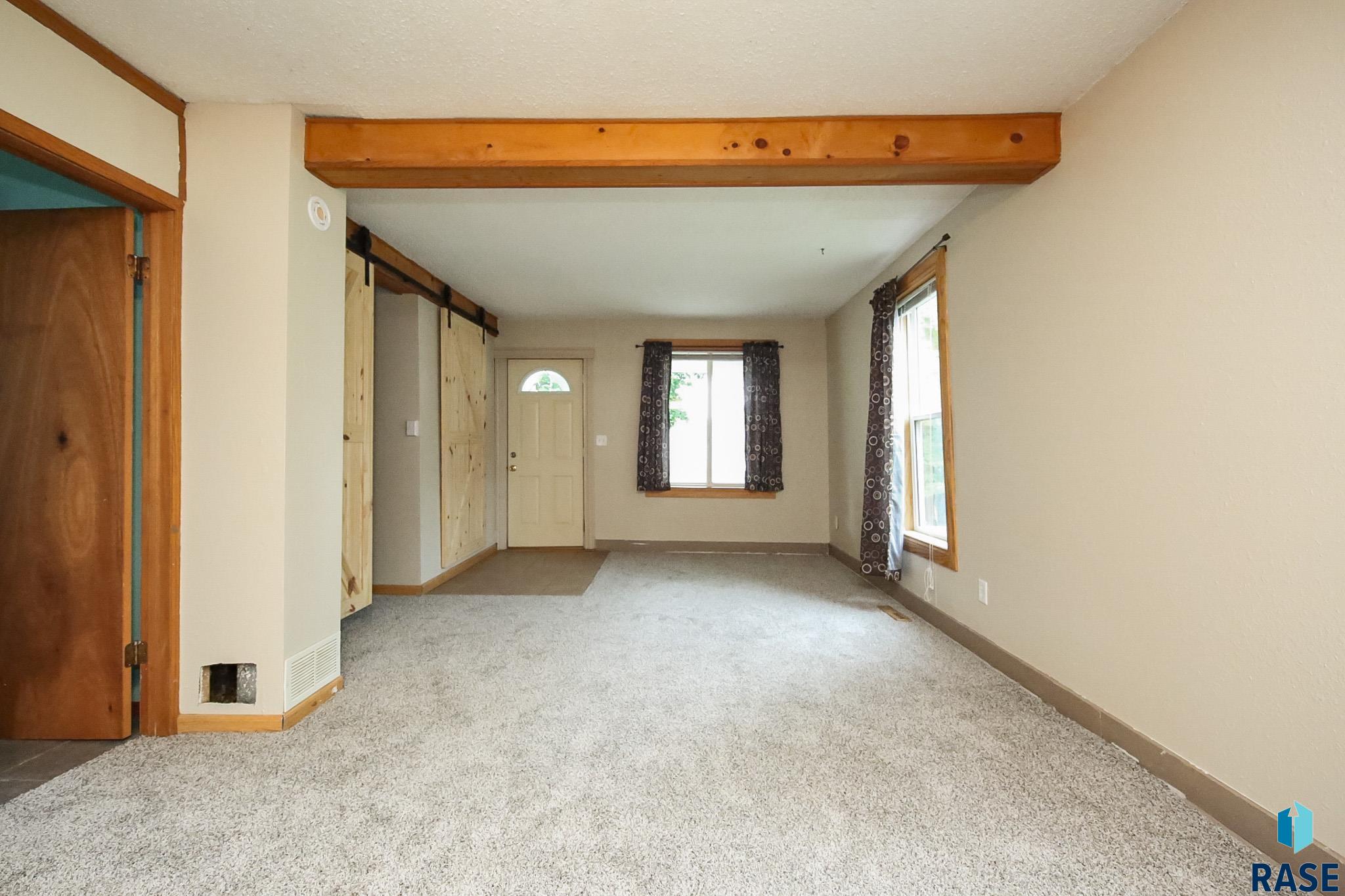 331 N Main Ave Avenue, Garretson, New Jersey image 4