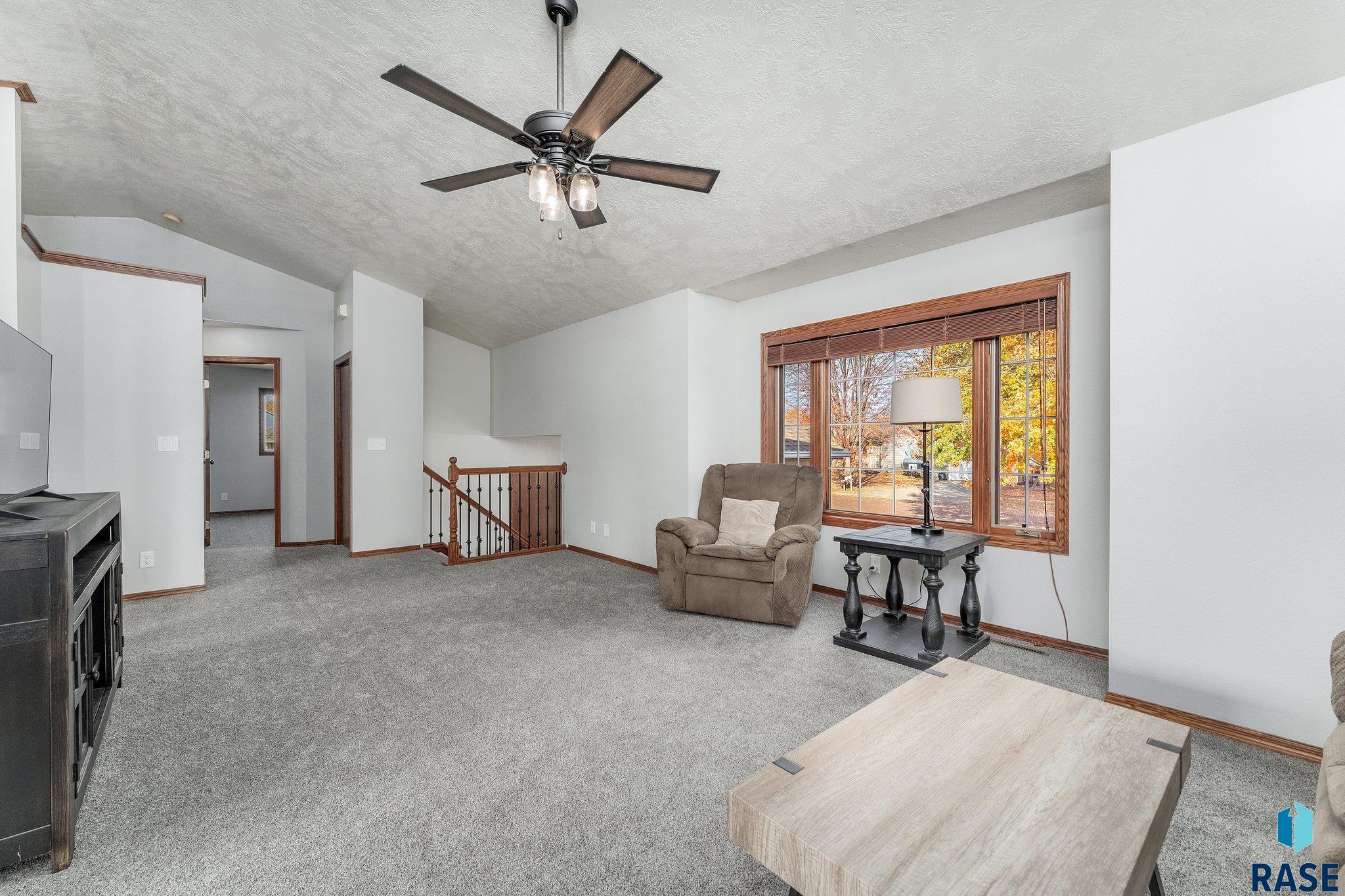 305 W Evergreen Dr Drive, Brandon, South Dakota image 4