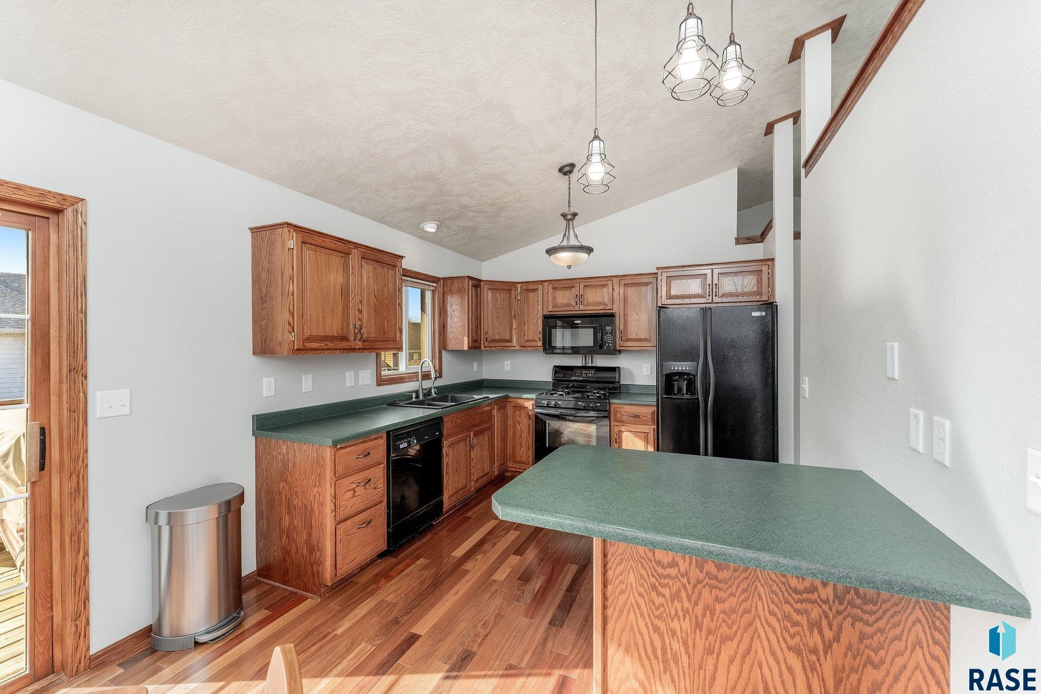 305 W Evergreen Dr Drive, Brandon, South Dakota image 6