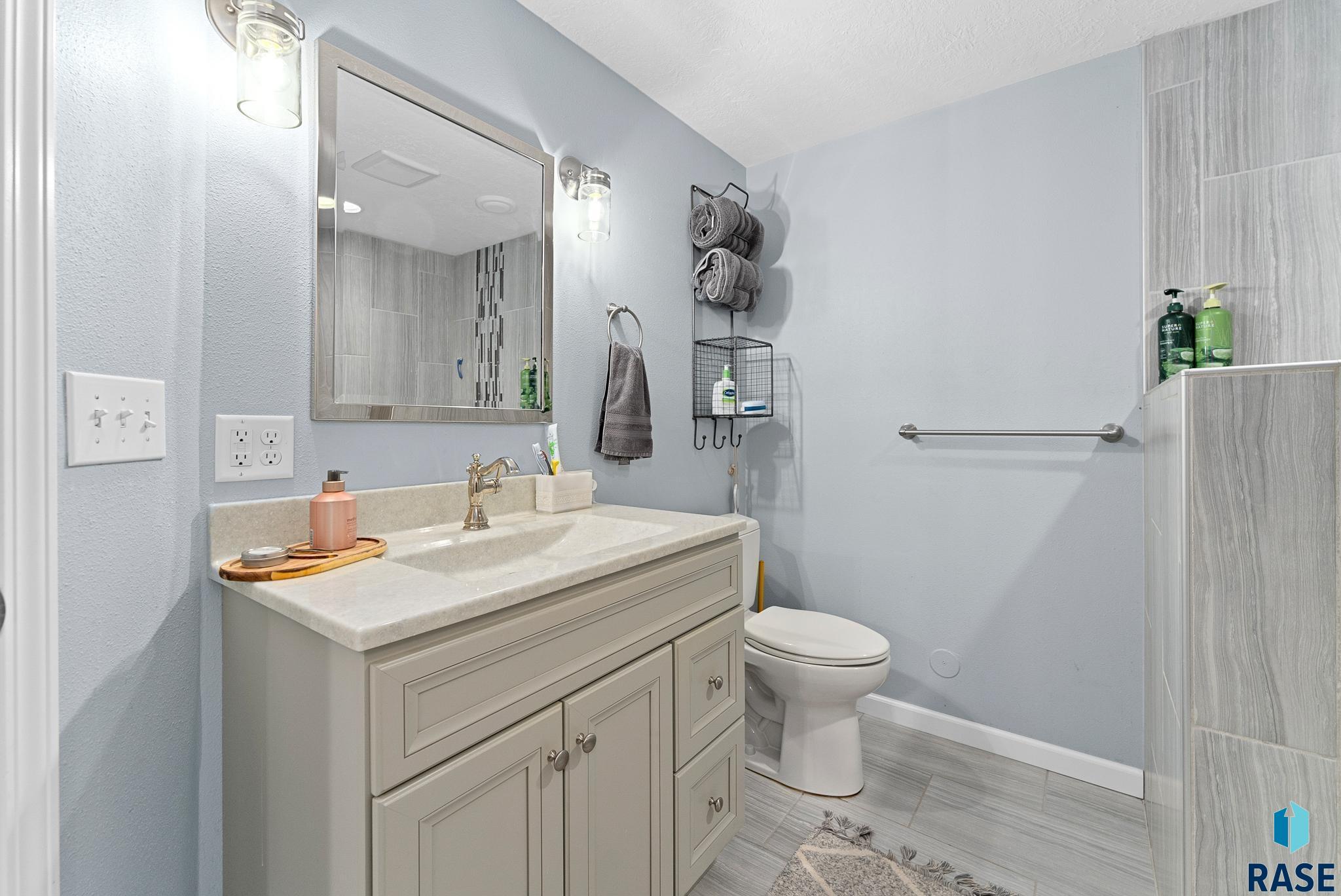 7432 W Luke Dr Drive, Sioux Falls, South Dakota image 27