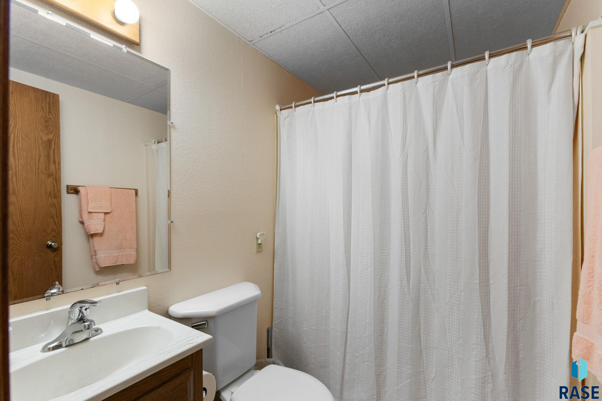 1701 E 56th St Street, Sioux Falls, South Dakota image 33