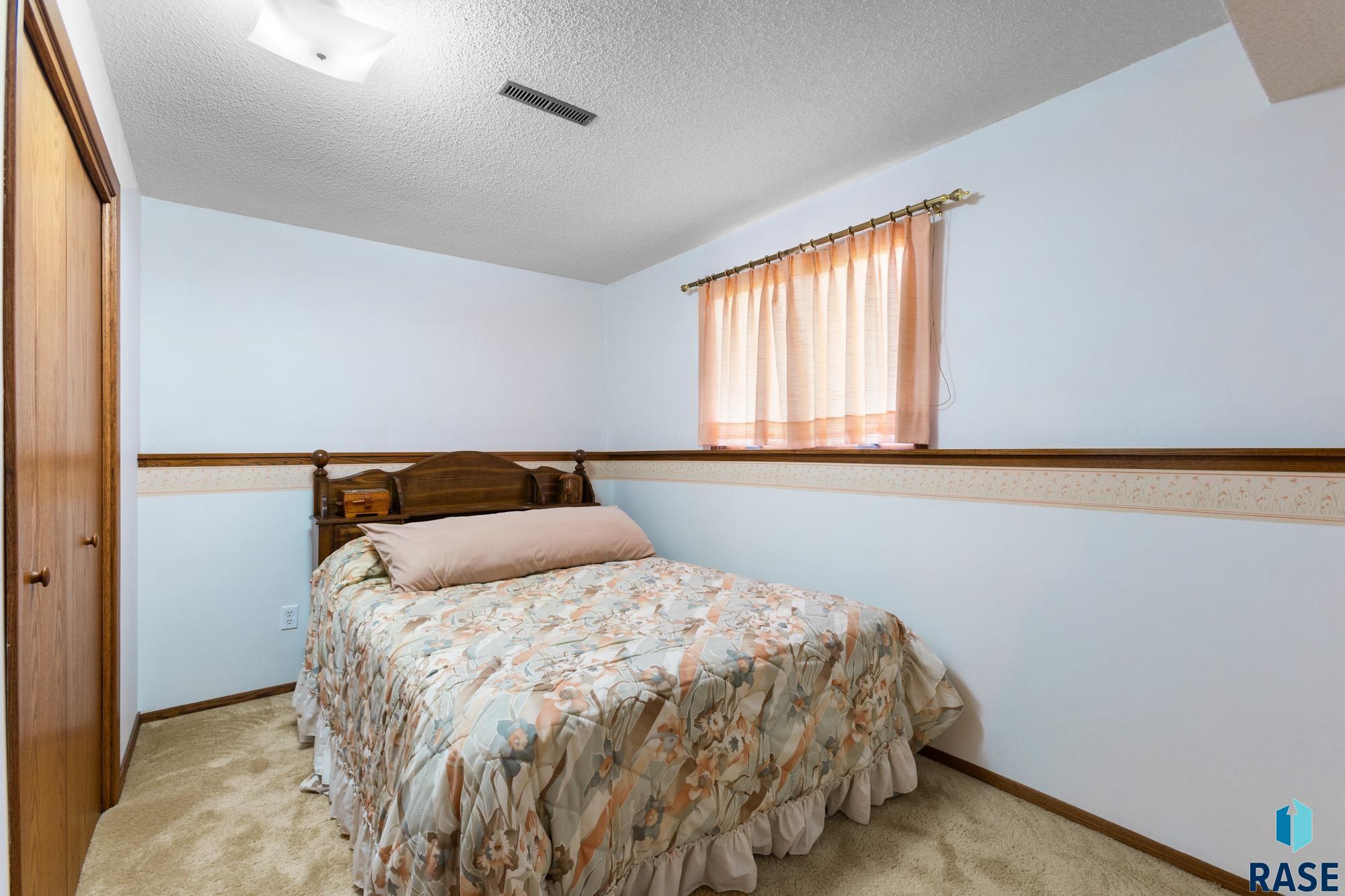 1701 E 56th St Street, Sioux Falls, South Dakota image 34