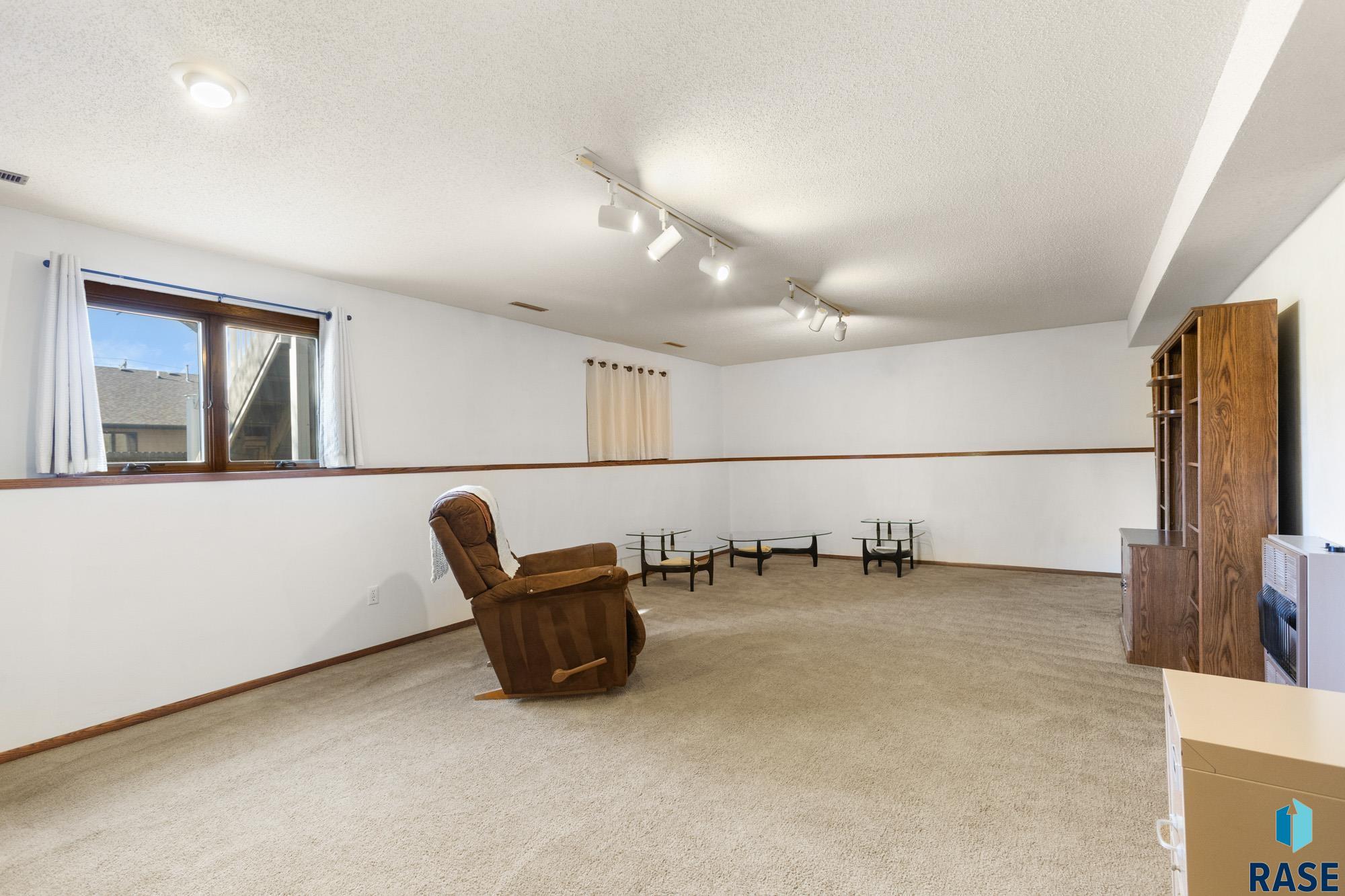 1701 E 56th St Street, Sioux Falls, South Dakota image 26