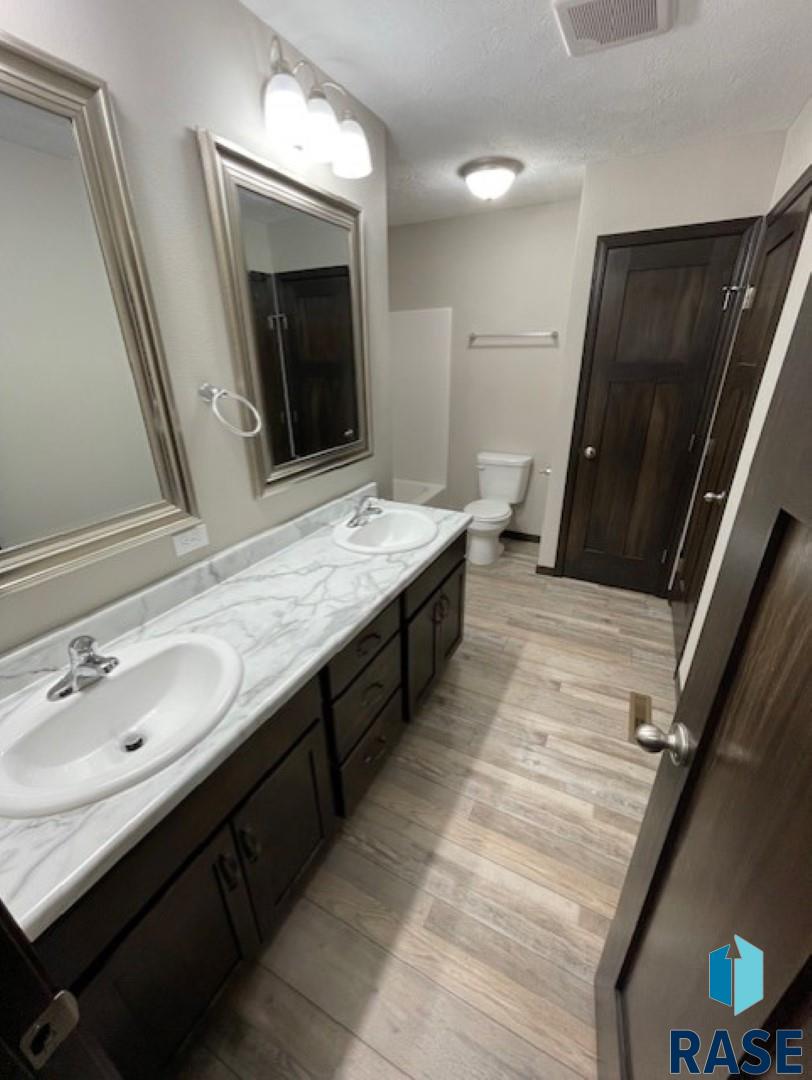 9437 W Dolores Dr Drive, Sioux Falls, South Dakota image 8