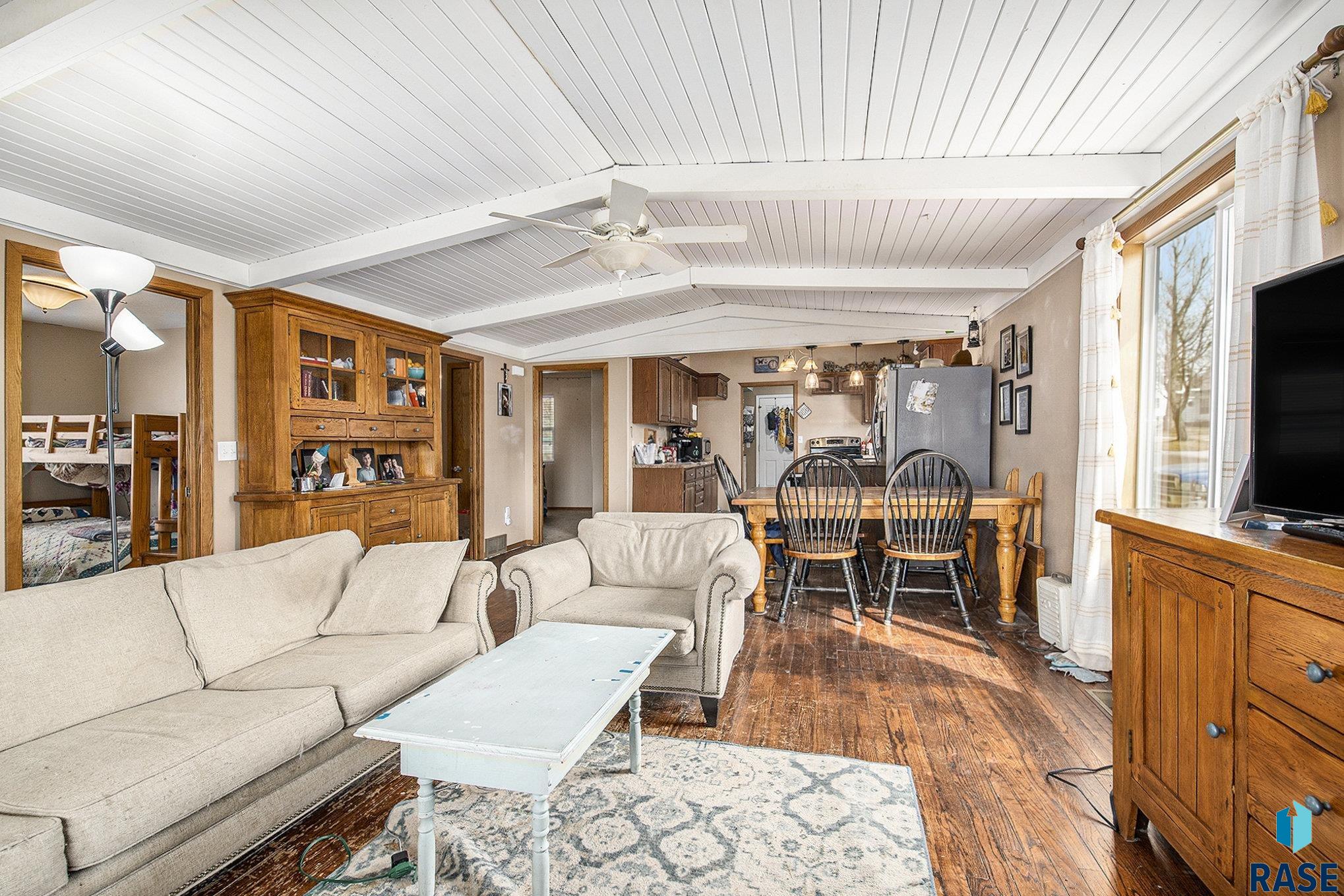 420 NE 6th St Street, Madison, South Dakota image 17