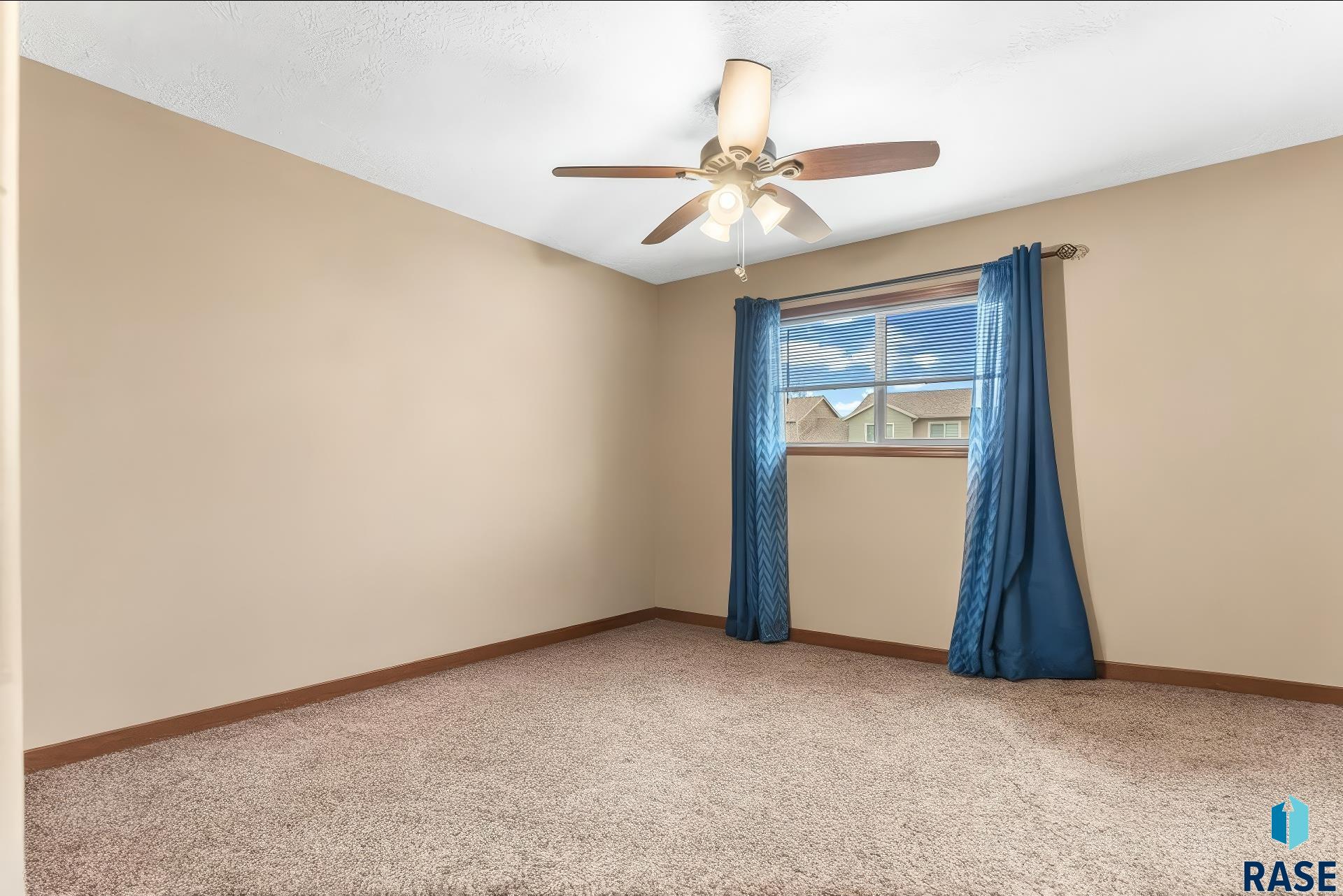 2719 E Indigo Pl Place, Sioux Falls, South Dakota image 9